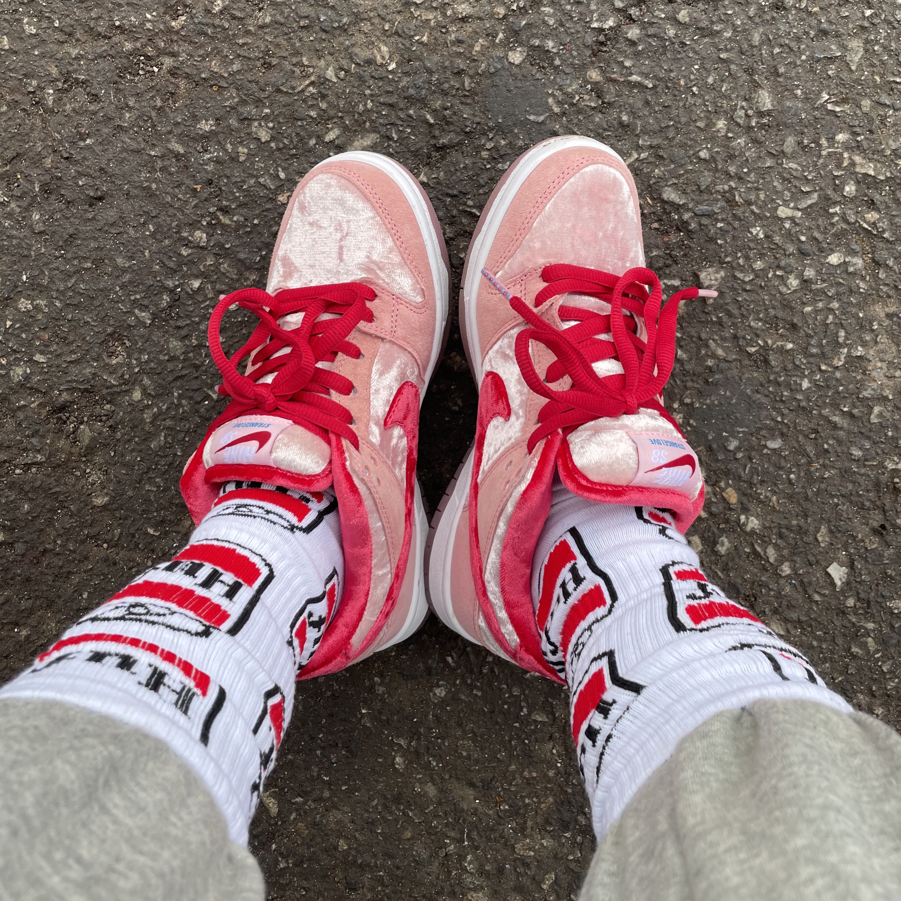 Nike x StrangeLove SB Dunk Low Pink (Regular Box) 착용 스타일