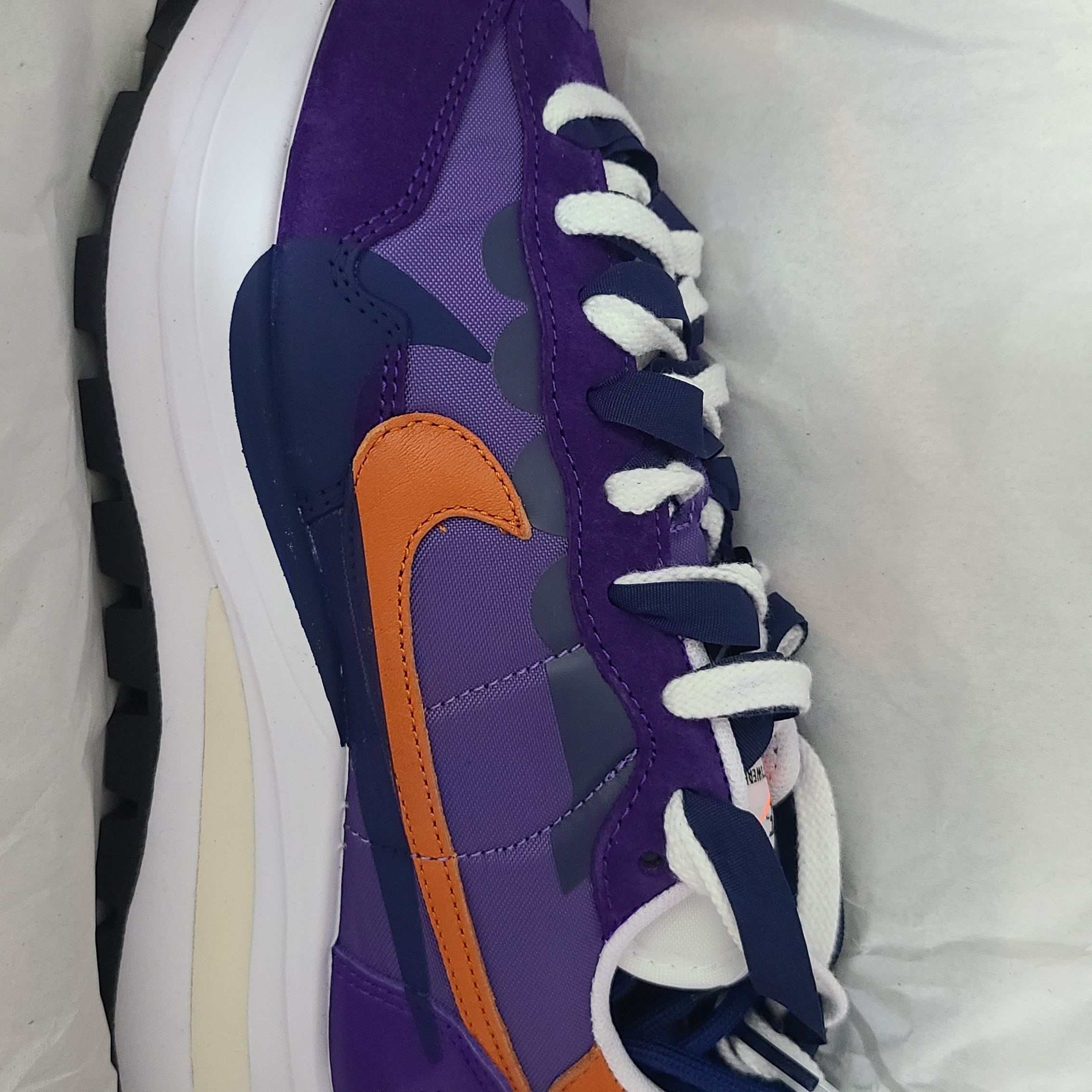 Nike x Sacai VaporWaffle Dark Iris 착용 스타일