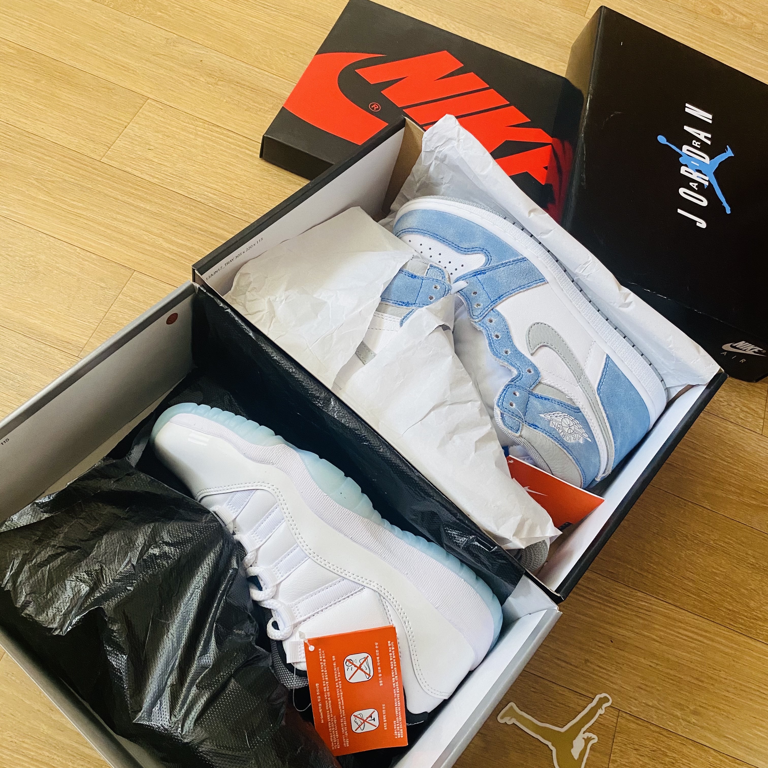 Jordan 1 Retro High OG Hyper Royal, Jordan 11 Retro Low Legend Blue 착용 스타일