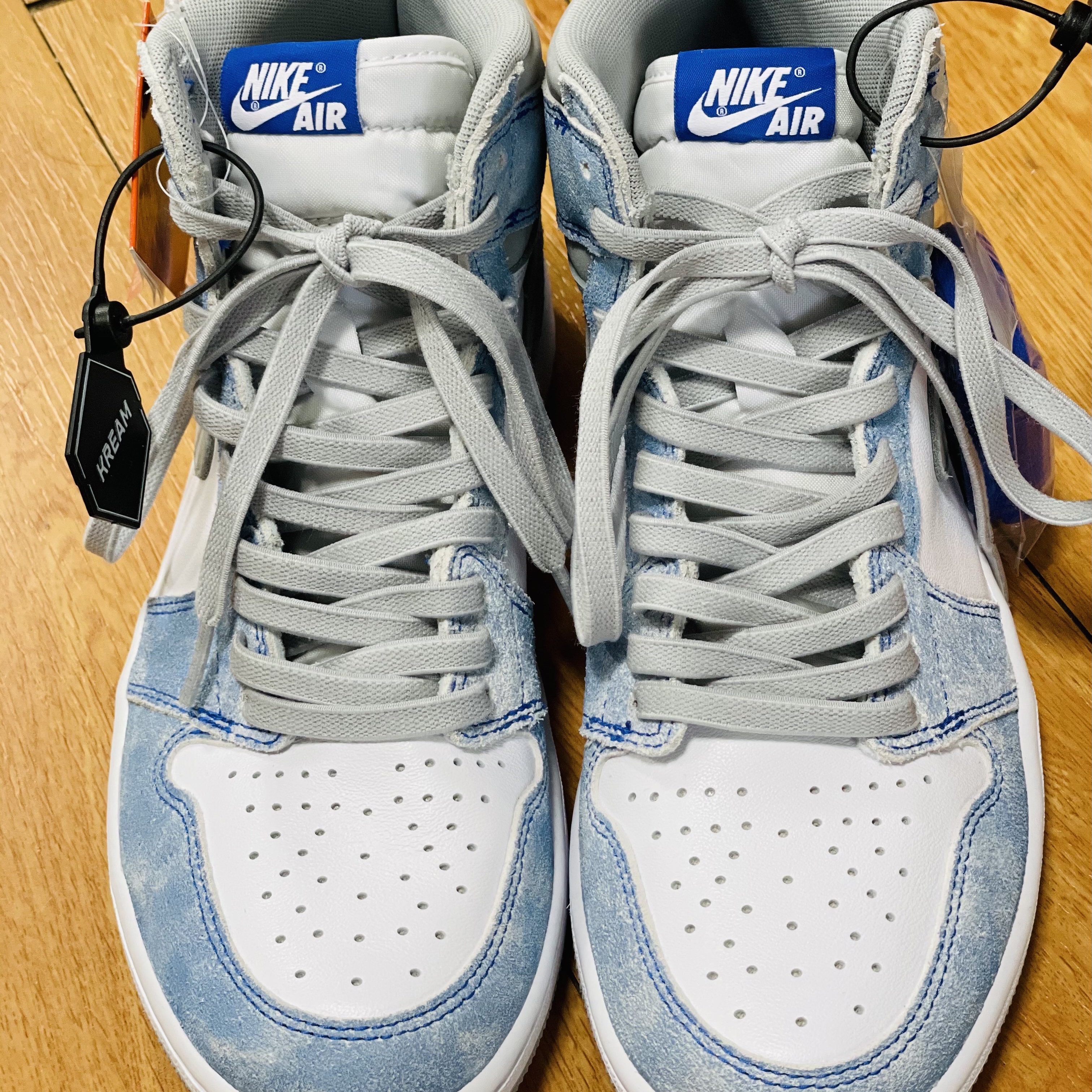 Jordan 1 Retro High OG Hyper Royal 착용 스타일