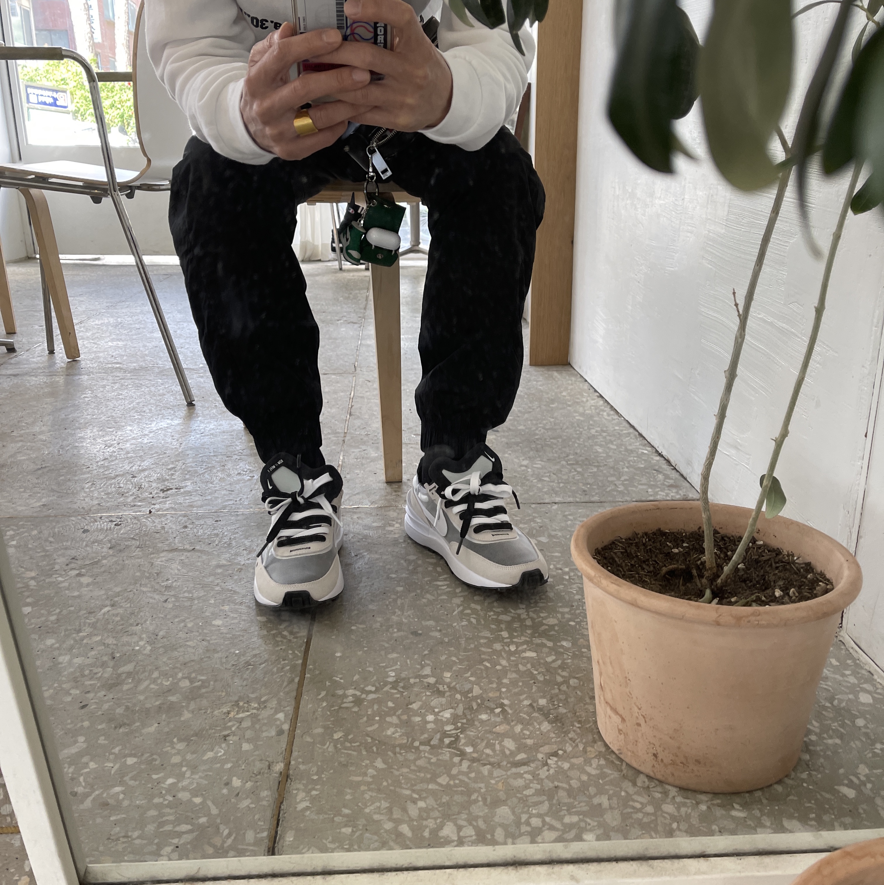 Nike Waffle One Infinite Lilac 착용 스타일 - 2