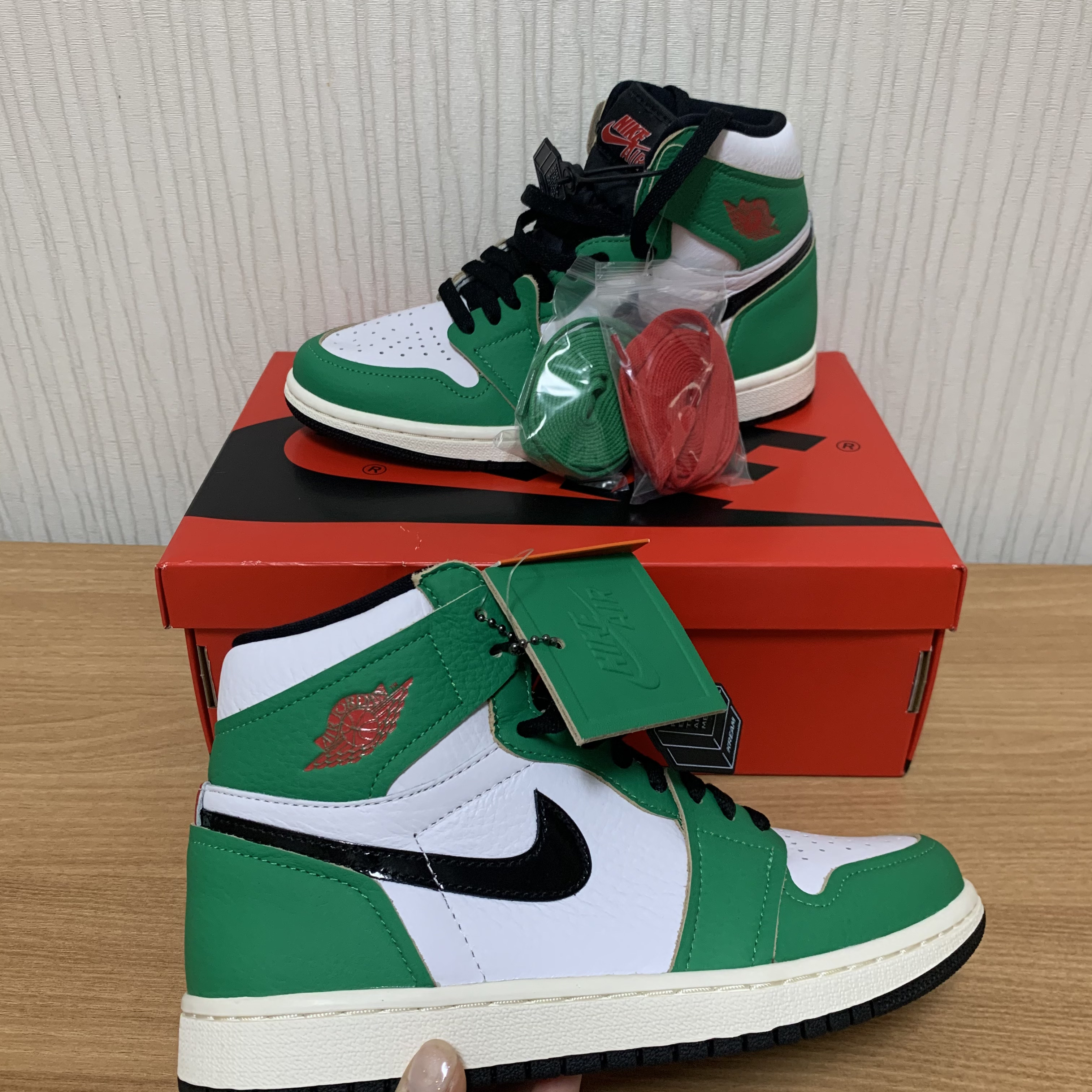 (W) Jordan 1 Retro High OG Lucky Green 착용 스타일
