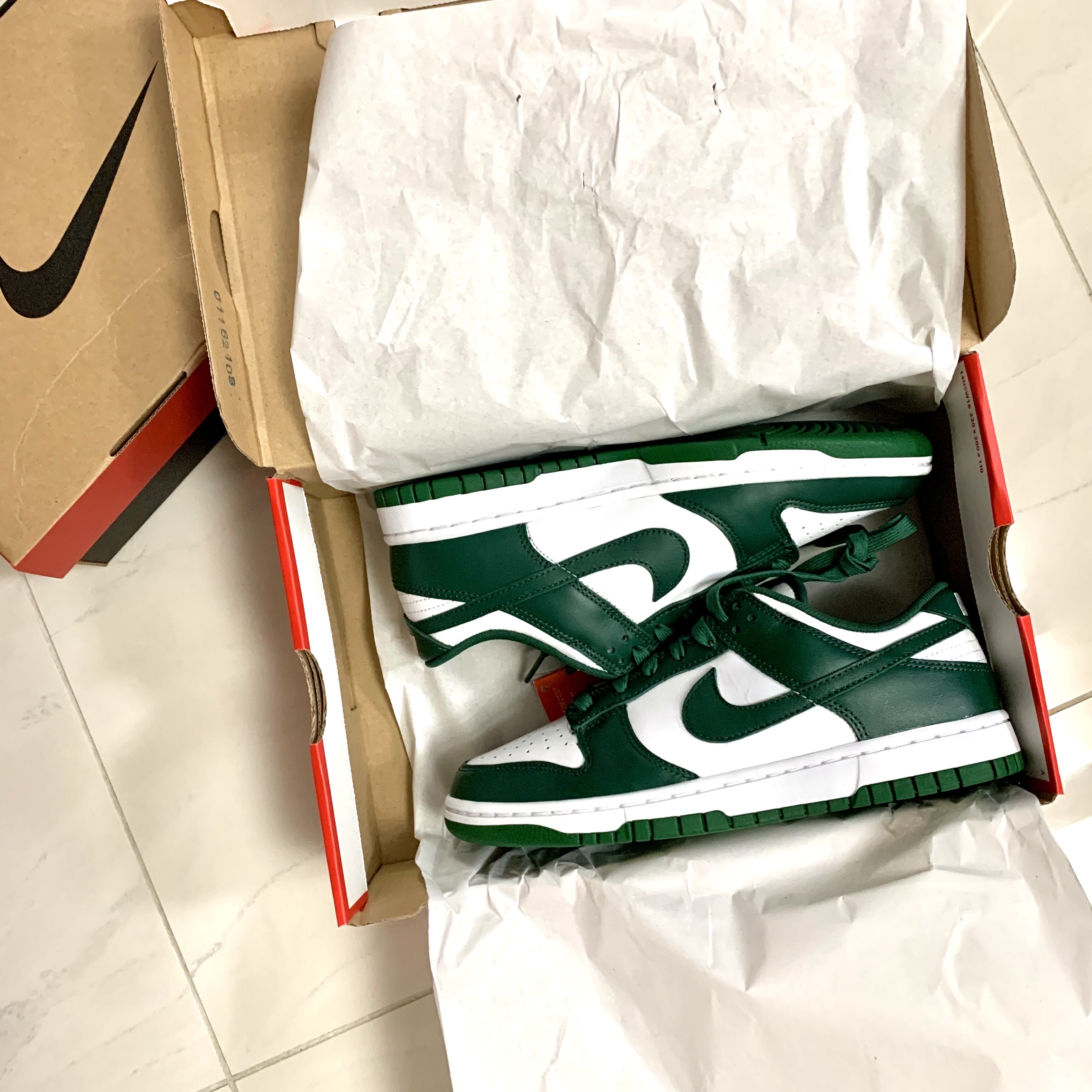 Nike Dunk Low Retro Varsity Green 착용 스타일