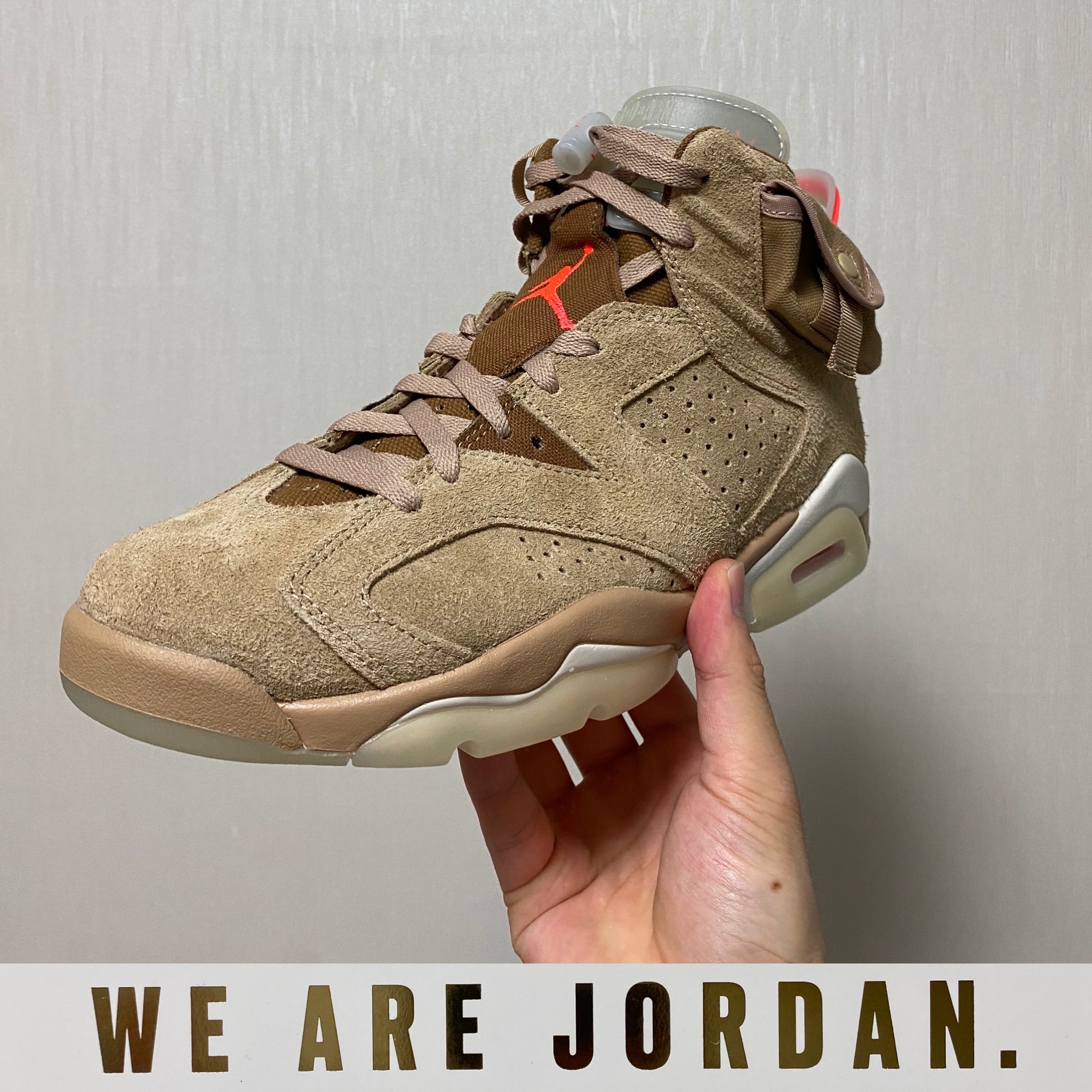 Jordan 6 x Travis Scott Retro SP British Khaki 착용 스타일 - 1