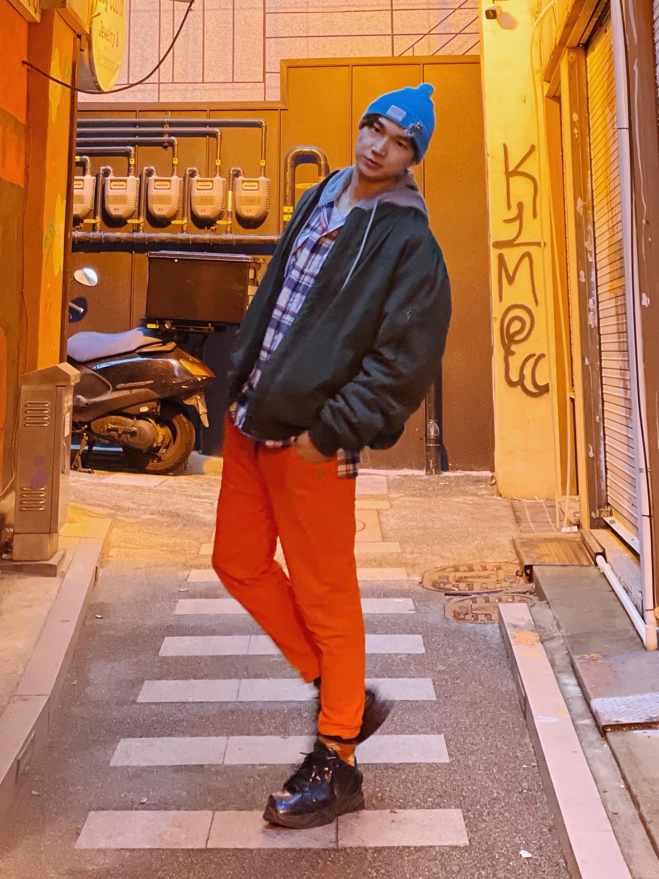 Nike x Martine Rose Air Monarch IV Black 착용 스타일 - 2