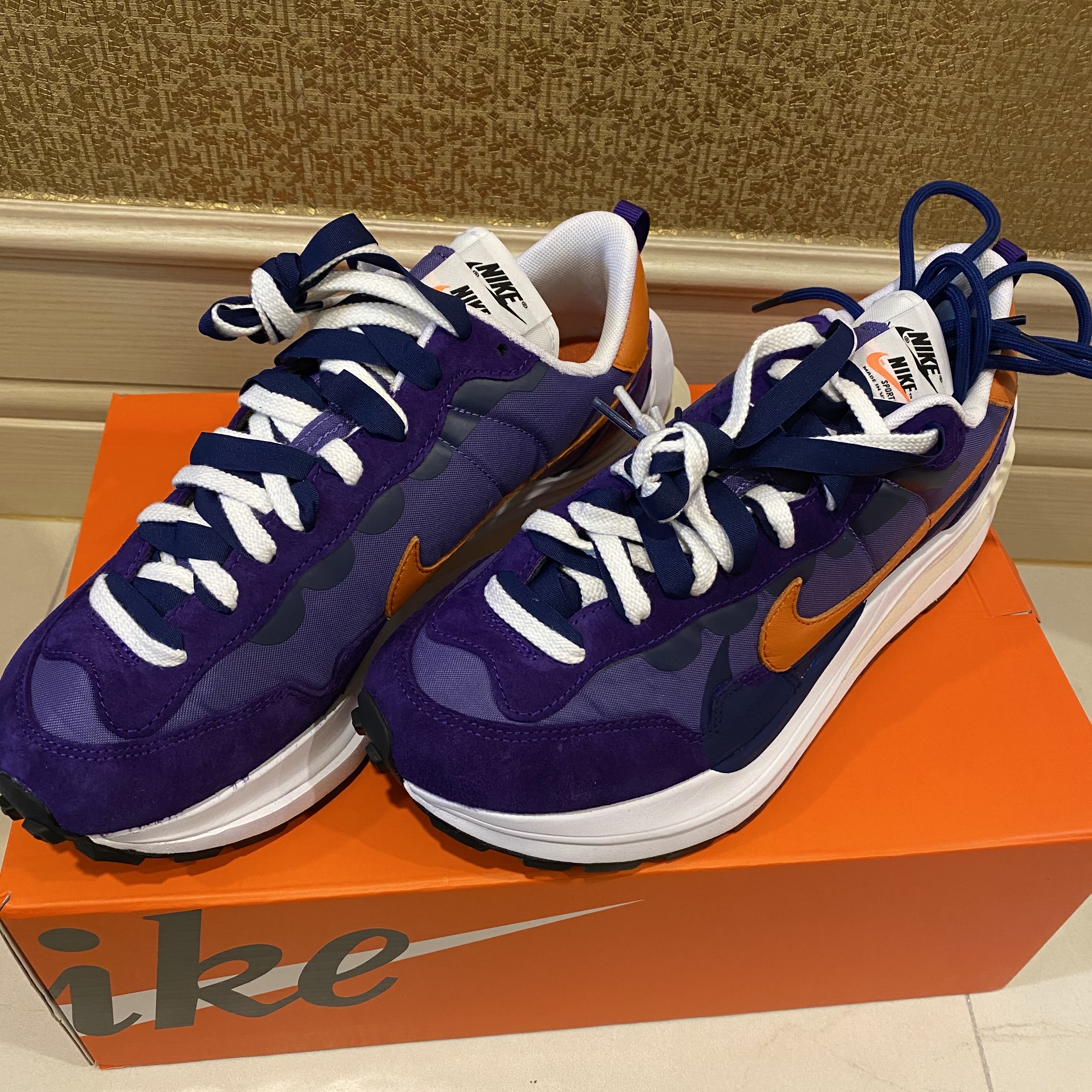 Nike x Sacai VaporWaffle Dark Iris 착용 스타일