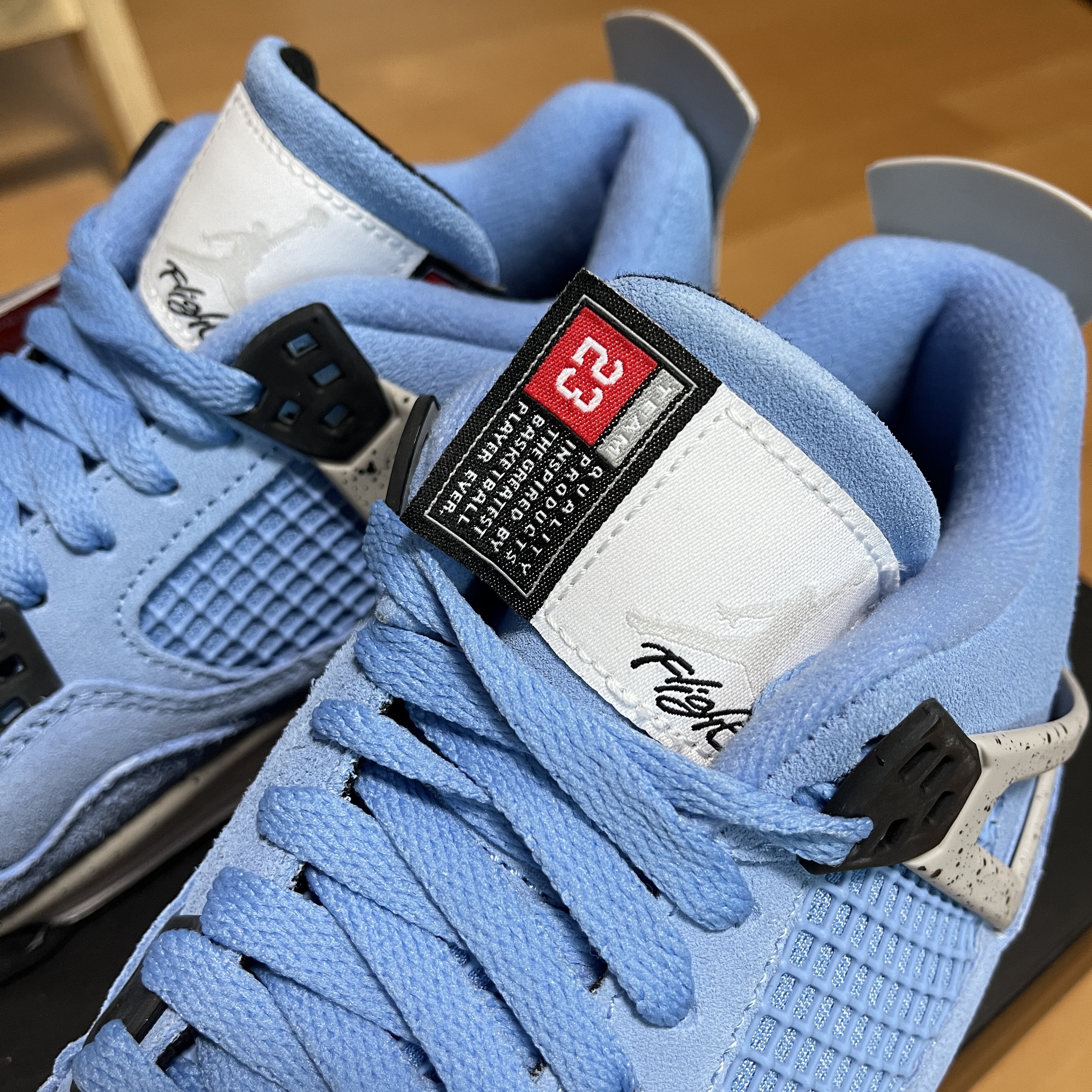 (GS) Jordan 4 Retro University Blue 착용 스타일 - 3