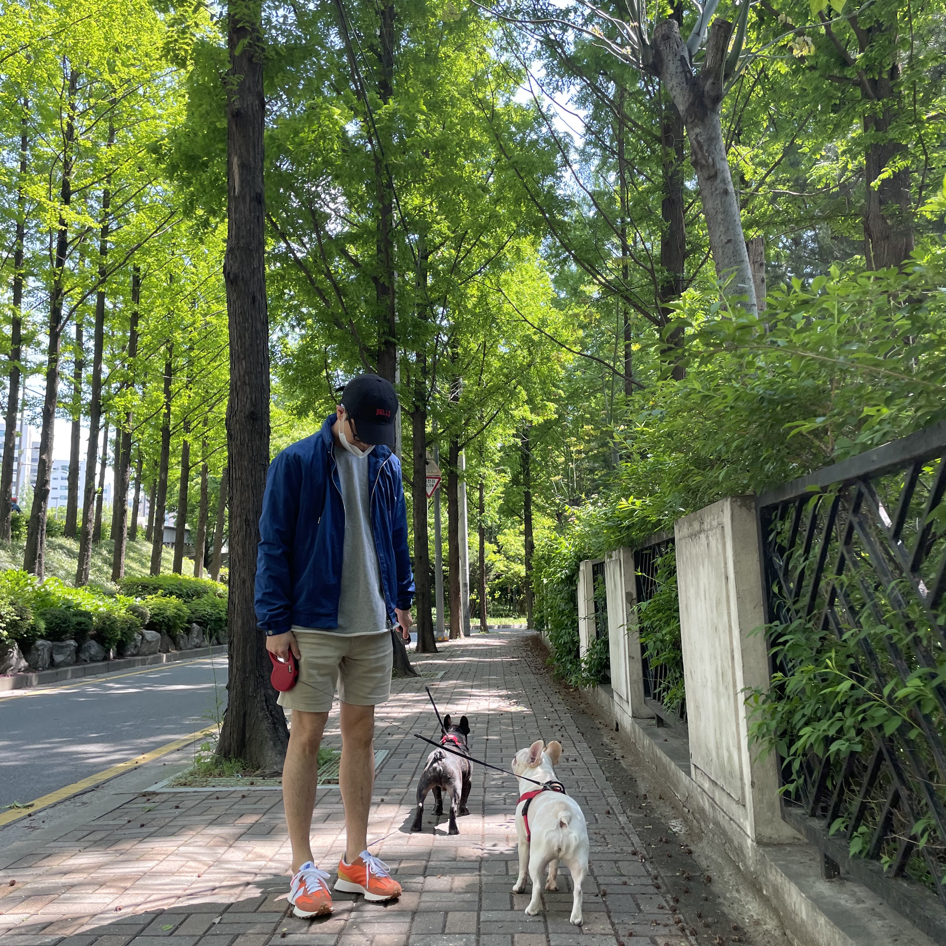 New Balance 327 Orange 착용 스타일 - 1