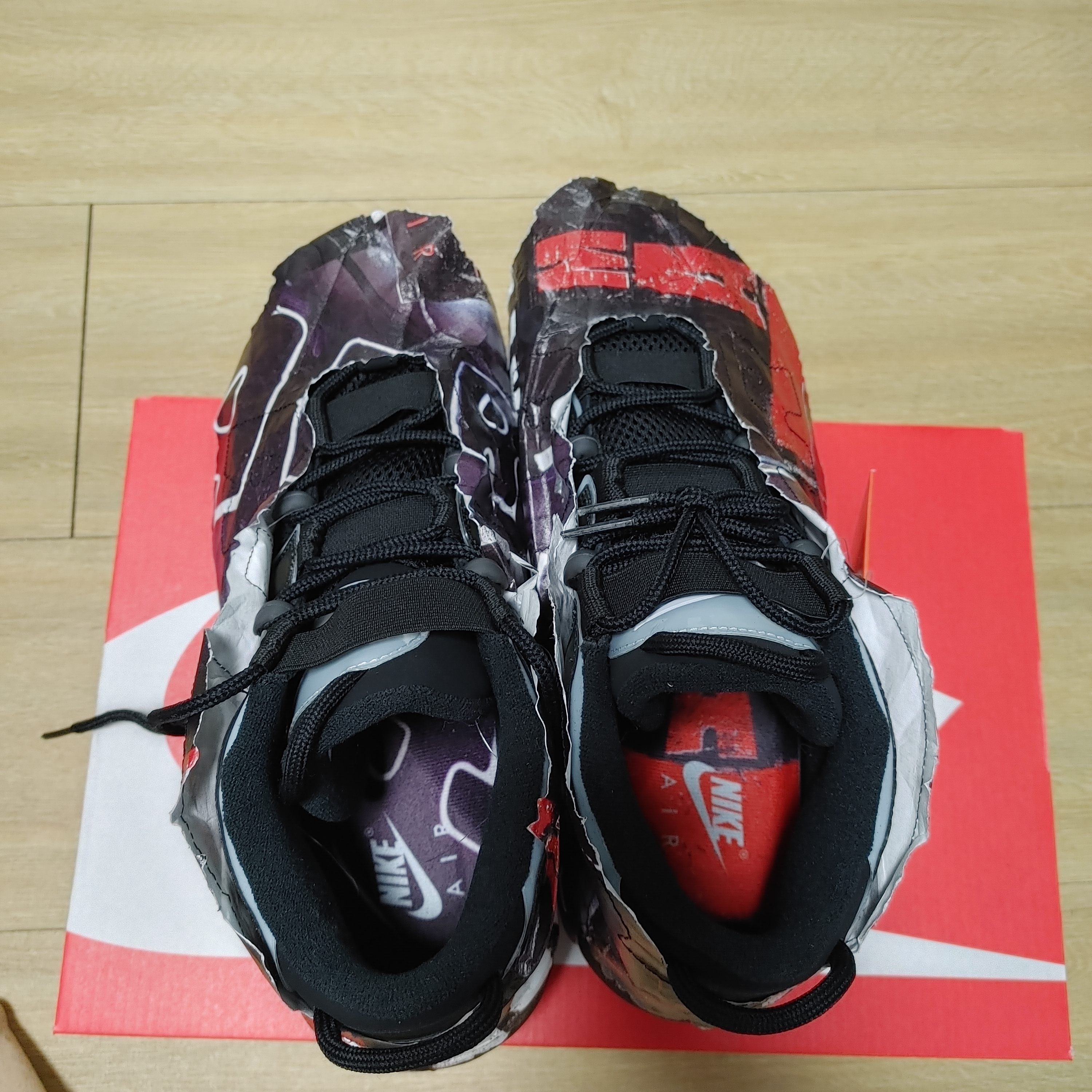Nike Air More Uptempo 96 Maximum Volume 착용 스타일 - 4