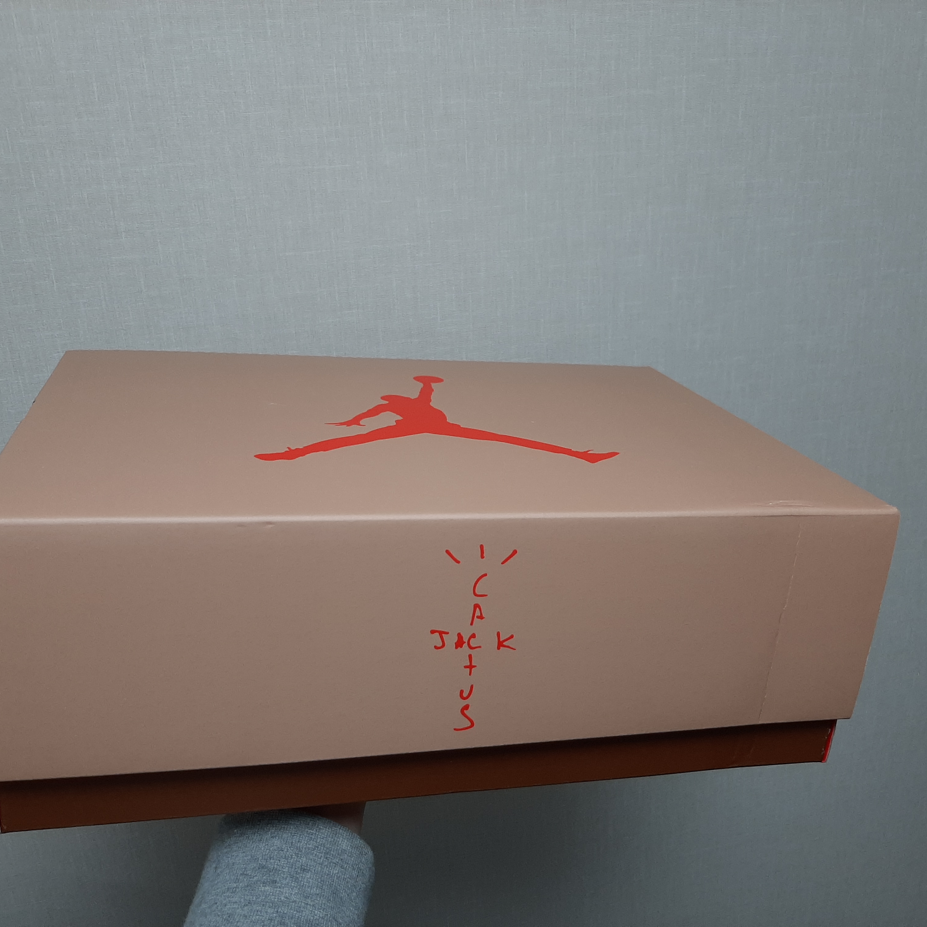 Jordan 6 x Travis Scott Retro SP British Khaki 착용 스타일 - 5