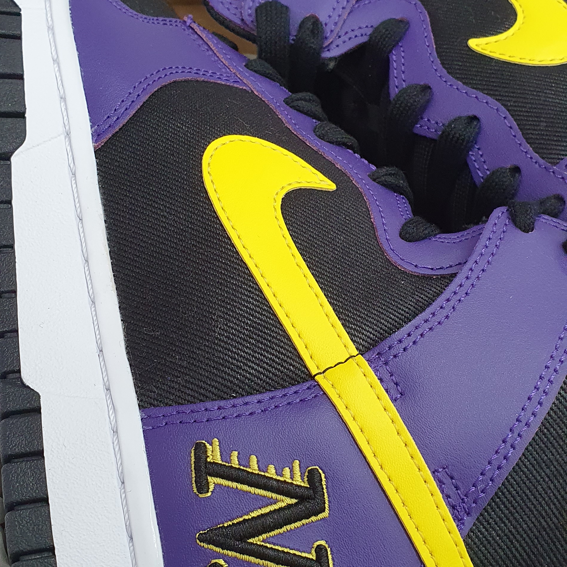 Nike Dunk High PRM EMB Court Purple 착용 스타일 - 2