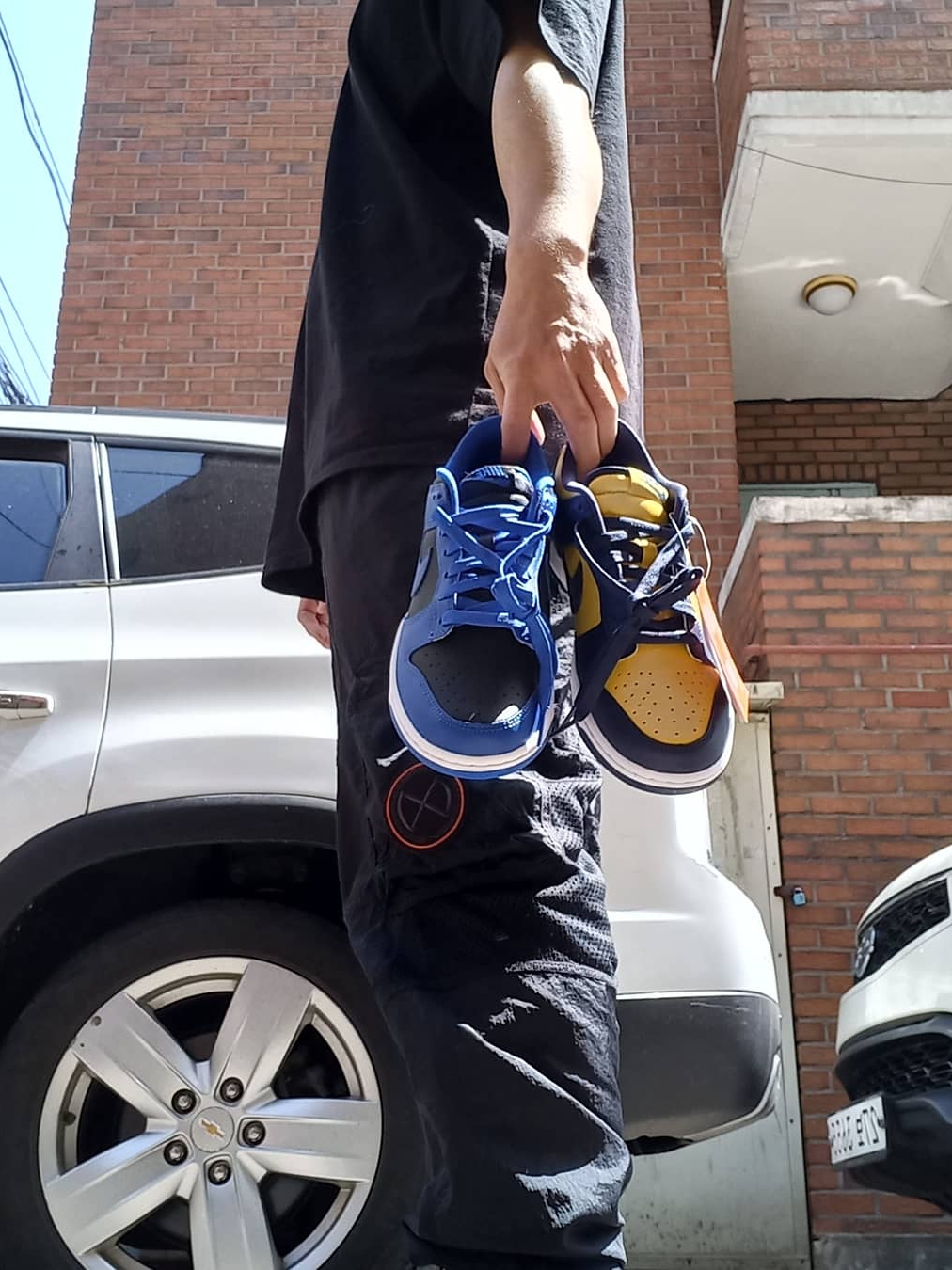 Nike Dunk Low Retro Varsity Maize, Nike Dunk Low Retro Hyper Cobalt 착용 스타일 - 2