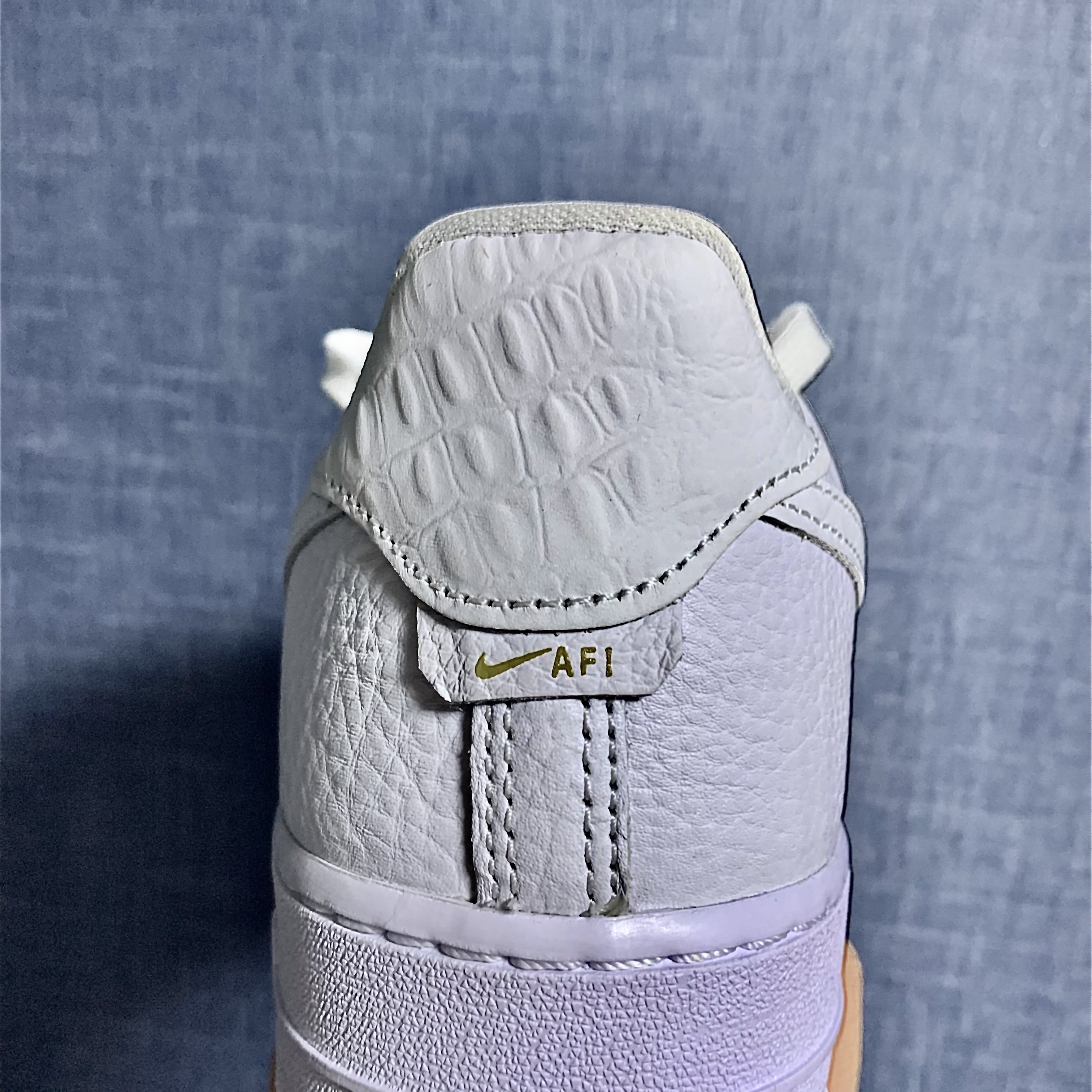Nike Air Force 1 '07 Craft Triple White 착용 스타일 - 3