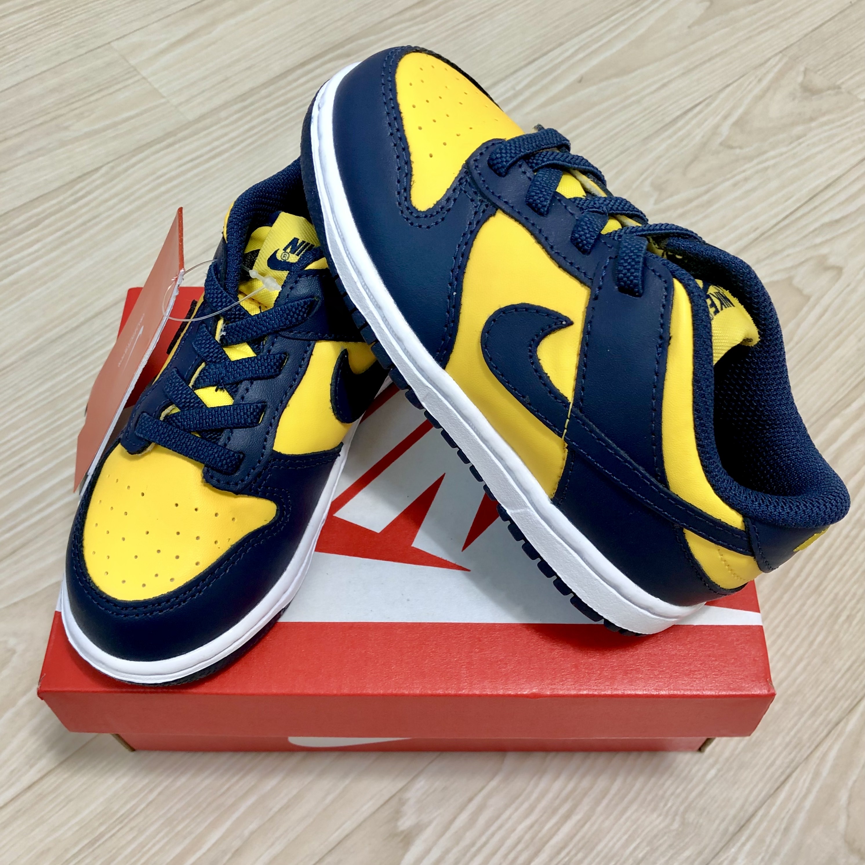 (TD) Nike Dunk Low Varsity Maize 착용 스타일