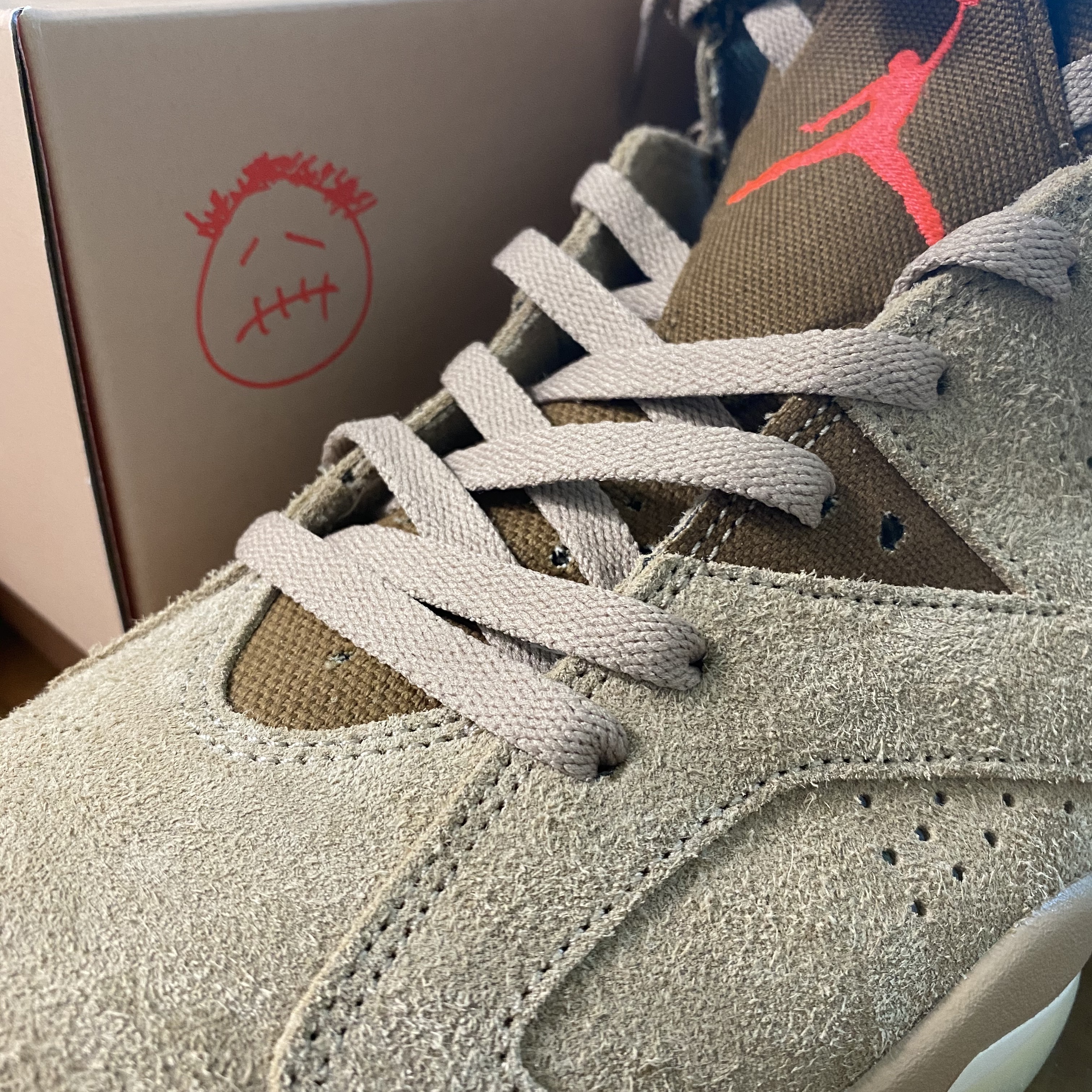 Jordan 6 x Travis Scott Retro SP British Khaki 착용 스타일