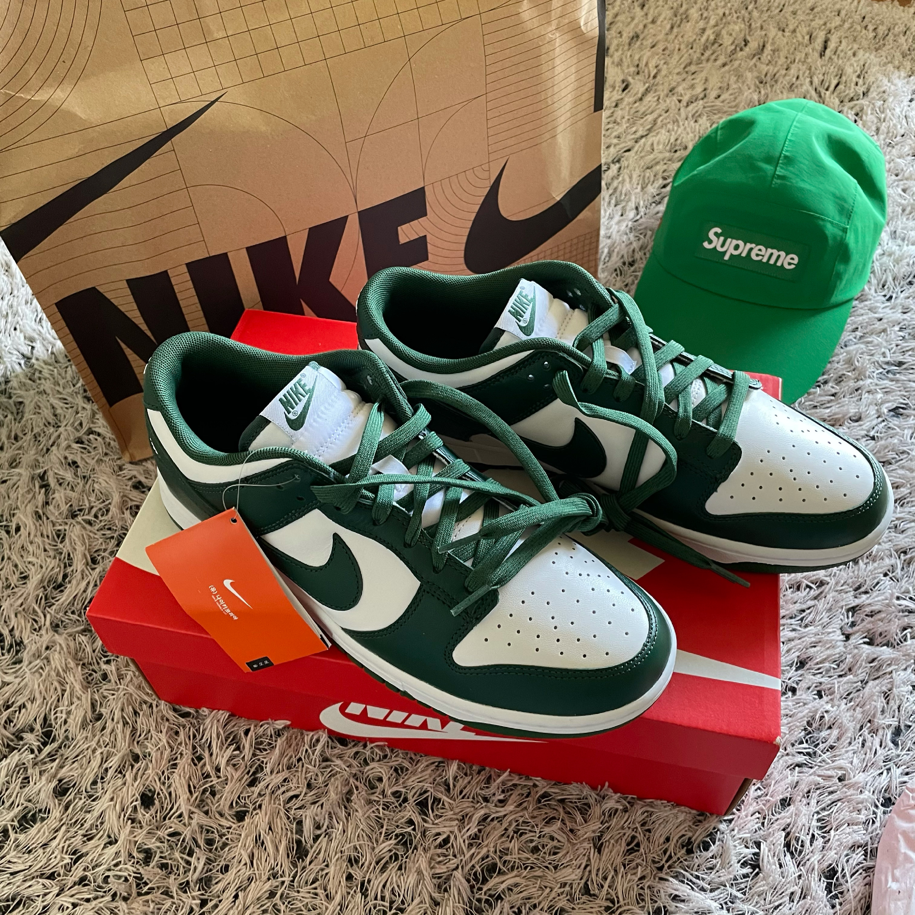 Nike Dunk Low Retro Varsity Green 착용 스타일