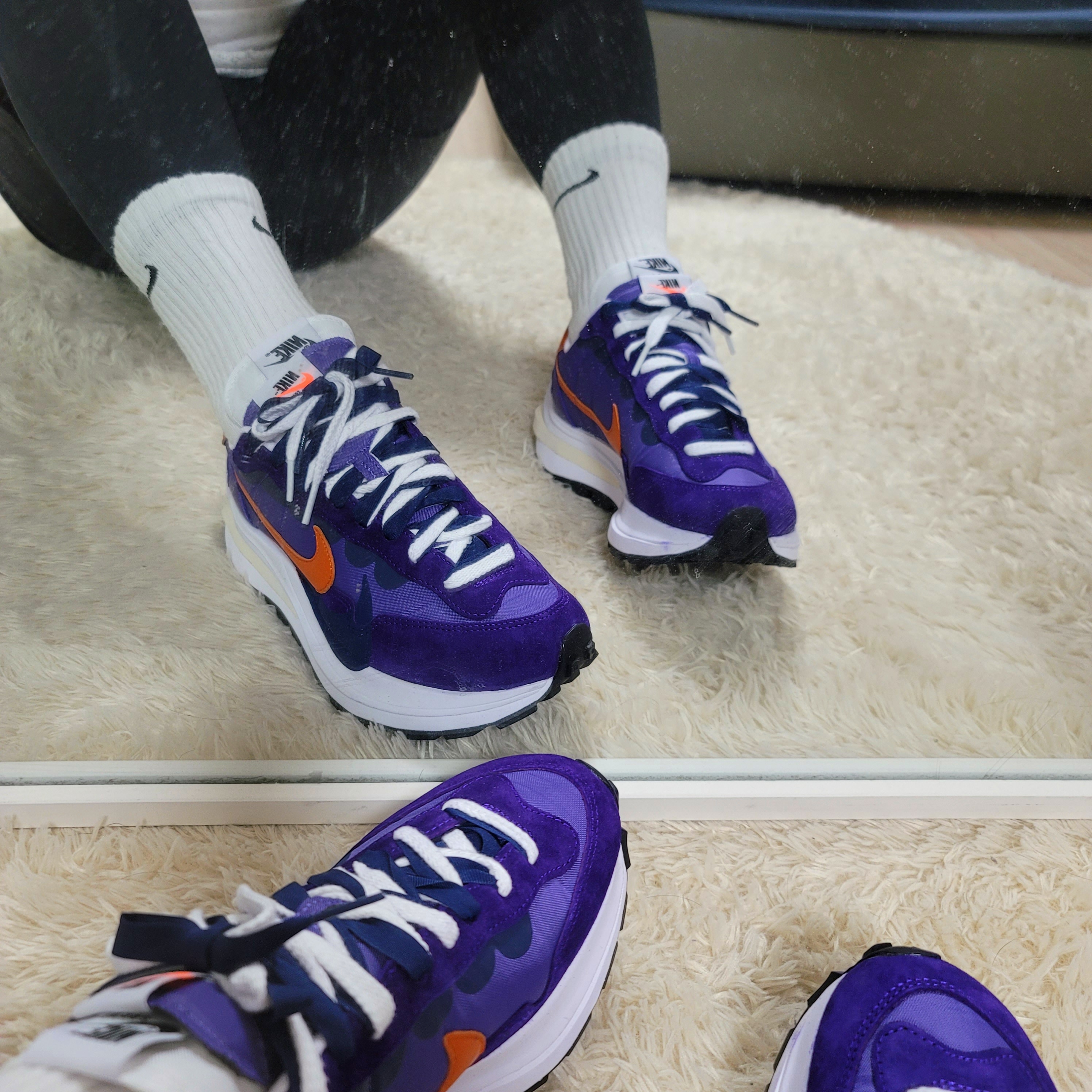 Nike x Sacai VaporWaffle Dark Iris 착용 스타일