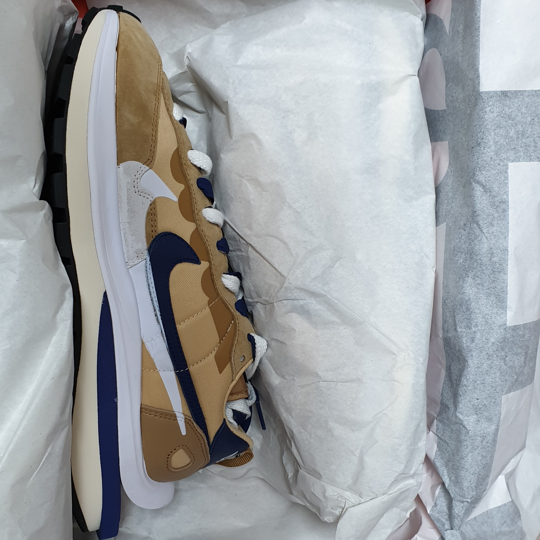 Nike x Sacai VaporWaffle Sesame and Blue Void 착용 스타일