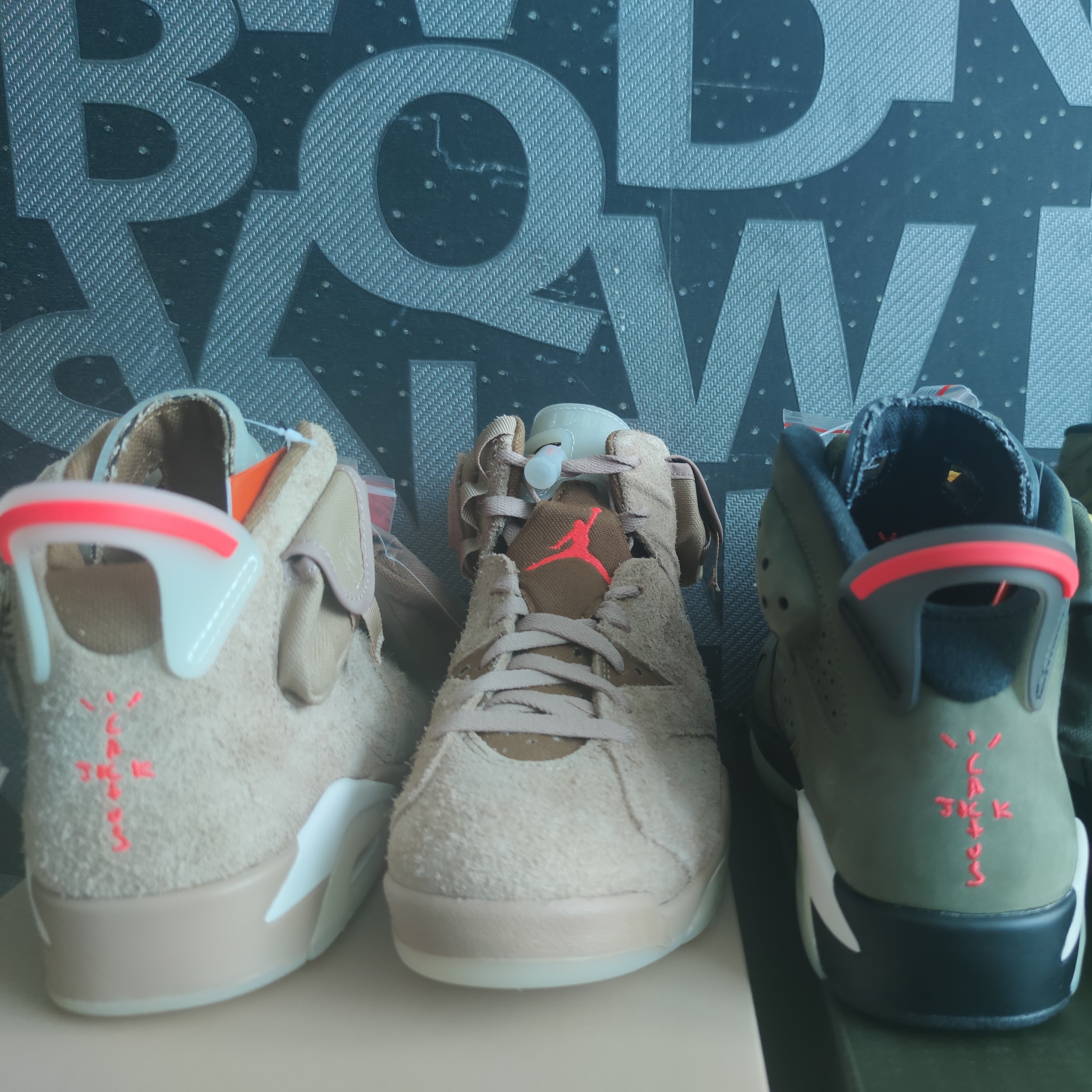 Jordan 6 x Travis Scott Retro SP British Khaki, Jordan 6 x Travis Scott Retro Olive 착용 스타일 - 4