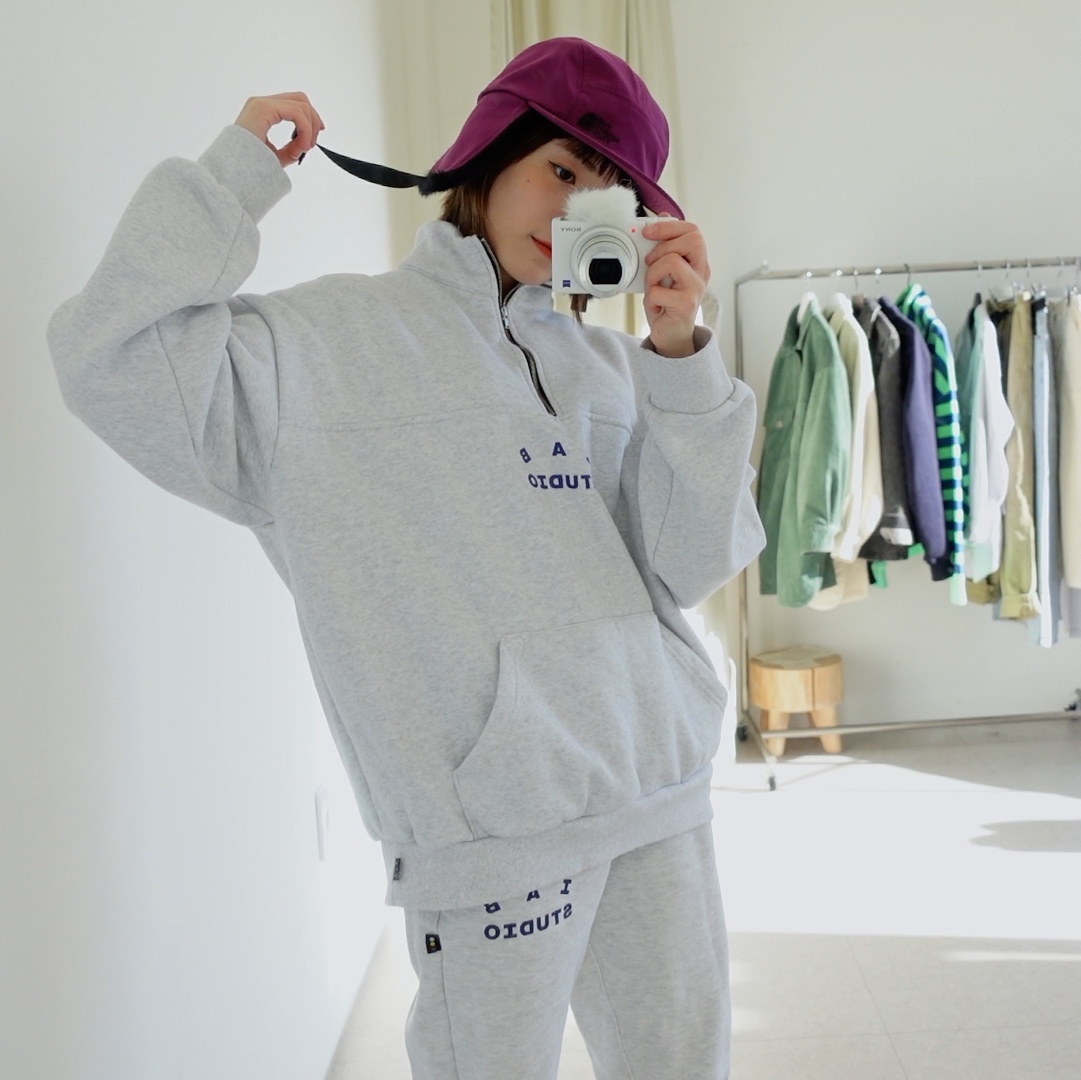 IAB Studio Half Zip Pullover Light Gray, IAB Studio Sweatpants Light Gray - 19FW 착용 스타일 - 1