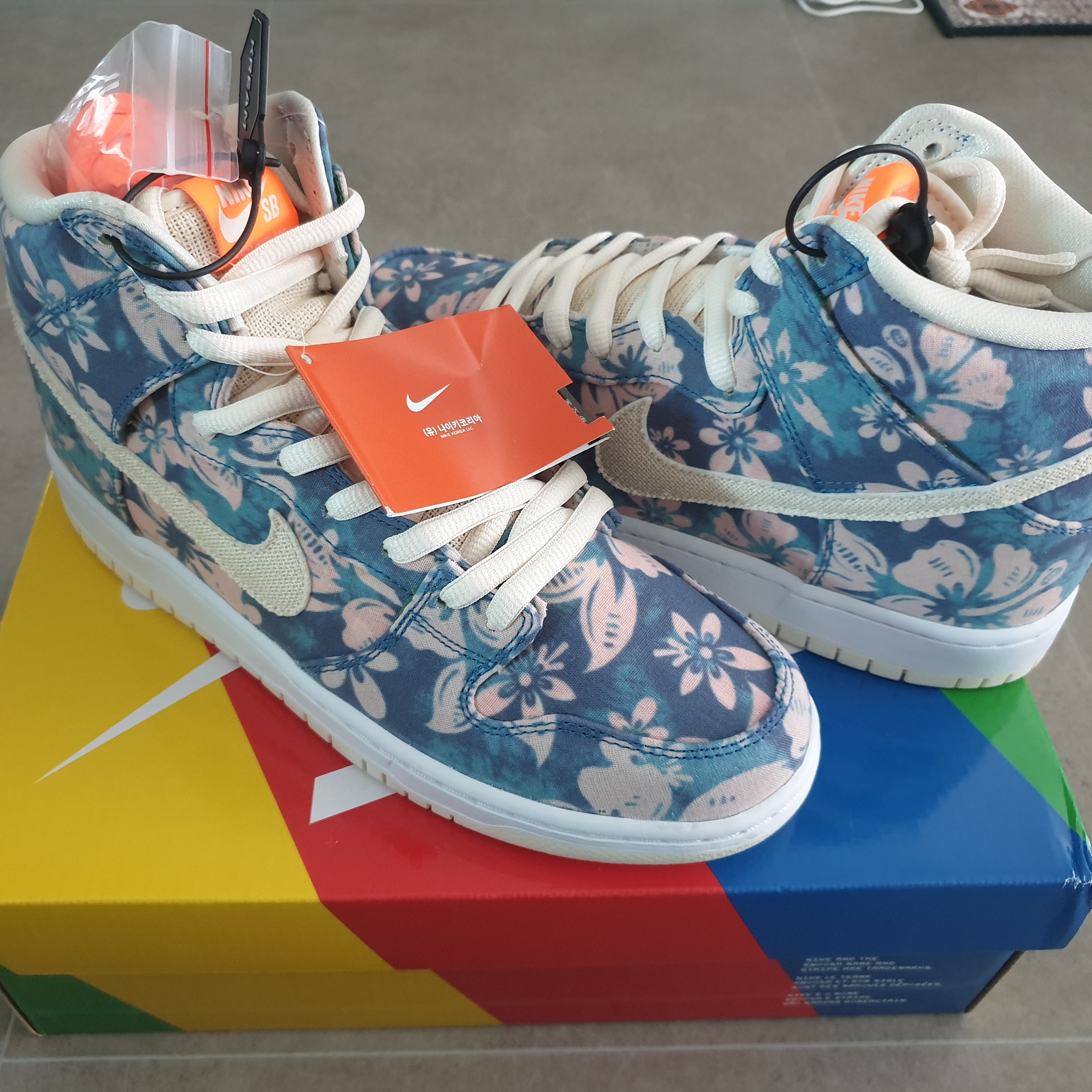 Nike SB Dunk High Pro Hawaii 착용 스타일