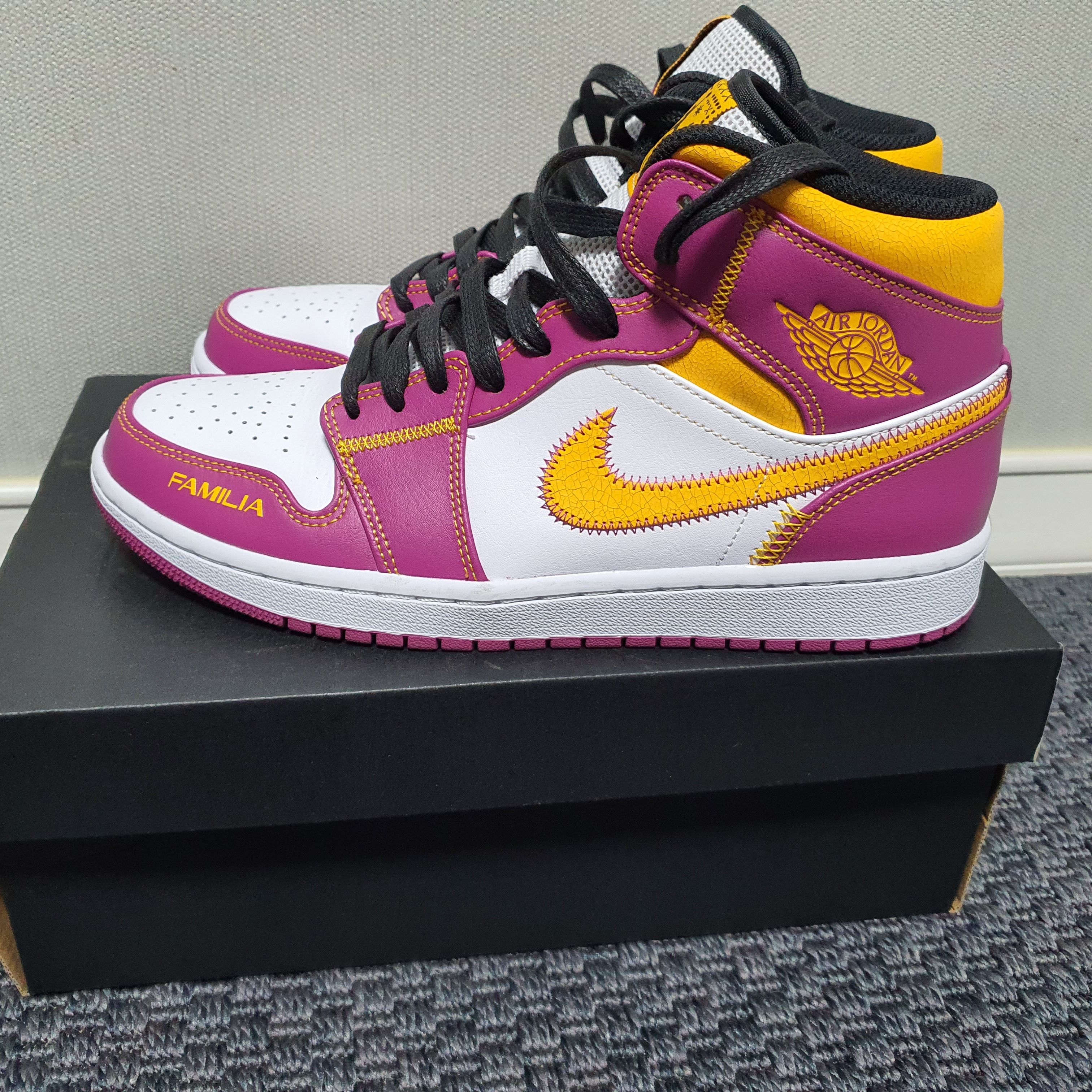 Jordan 1 Mid DOD Familia 착용 스타일