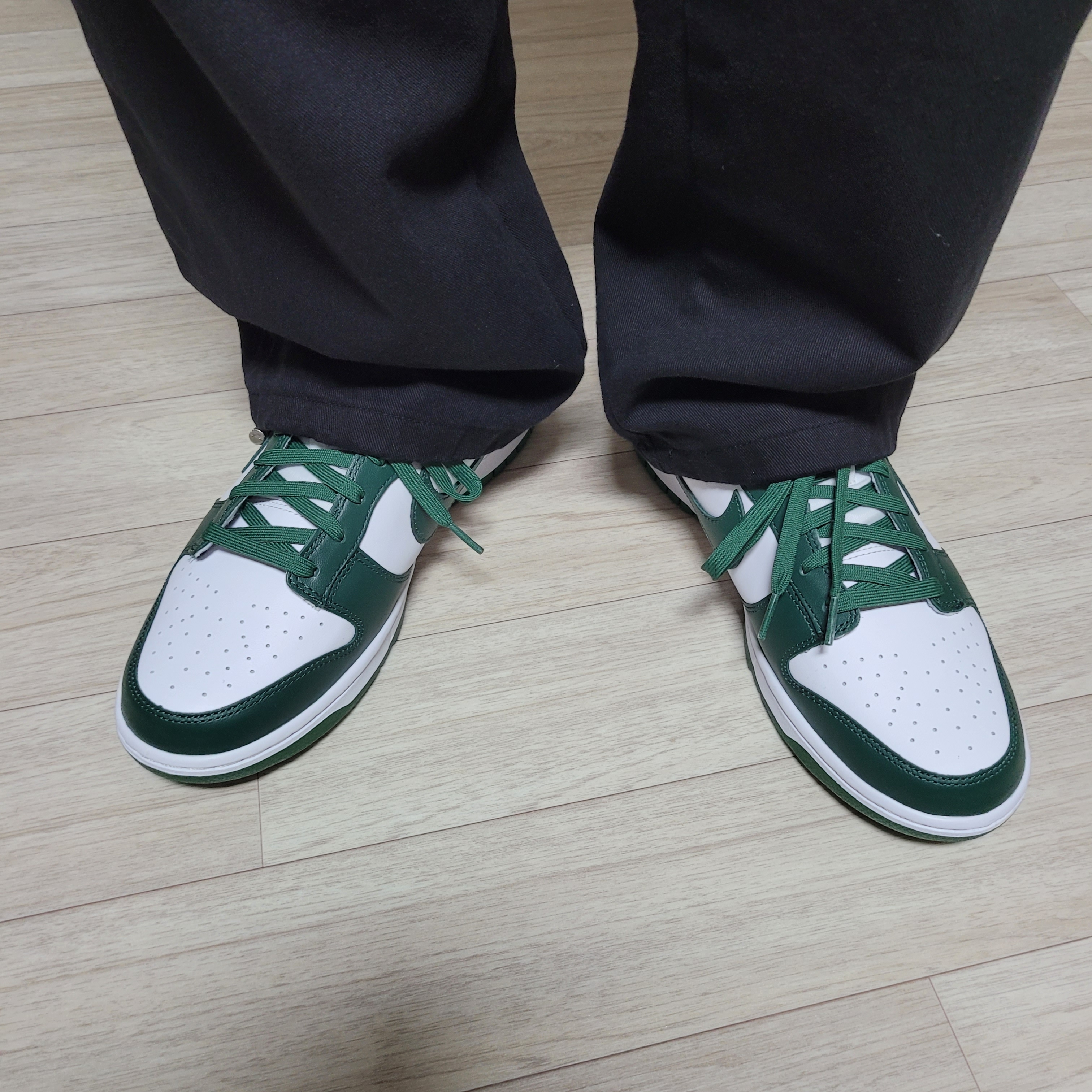 Nike Dunk Low Retro Varsity Green 착용 스타일 - 3