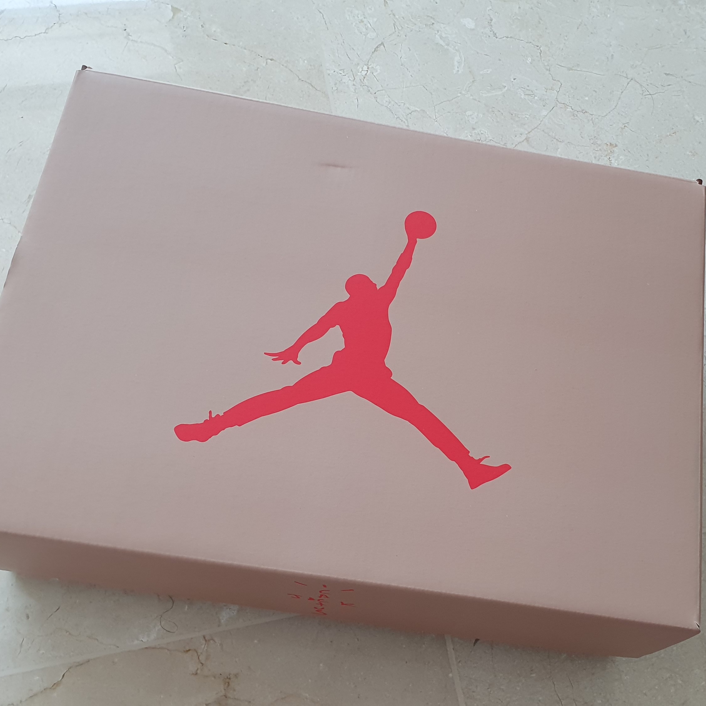 Jordan 6 x Travis Scott Retro SP British Khaki 착용 스타일 - 4