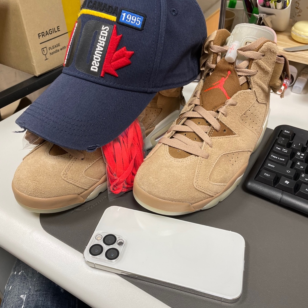 Jordan 6 x Travis Scott Retro SP British Khaki 착용 스타일