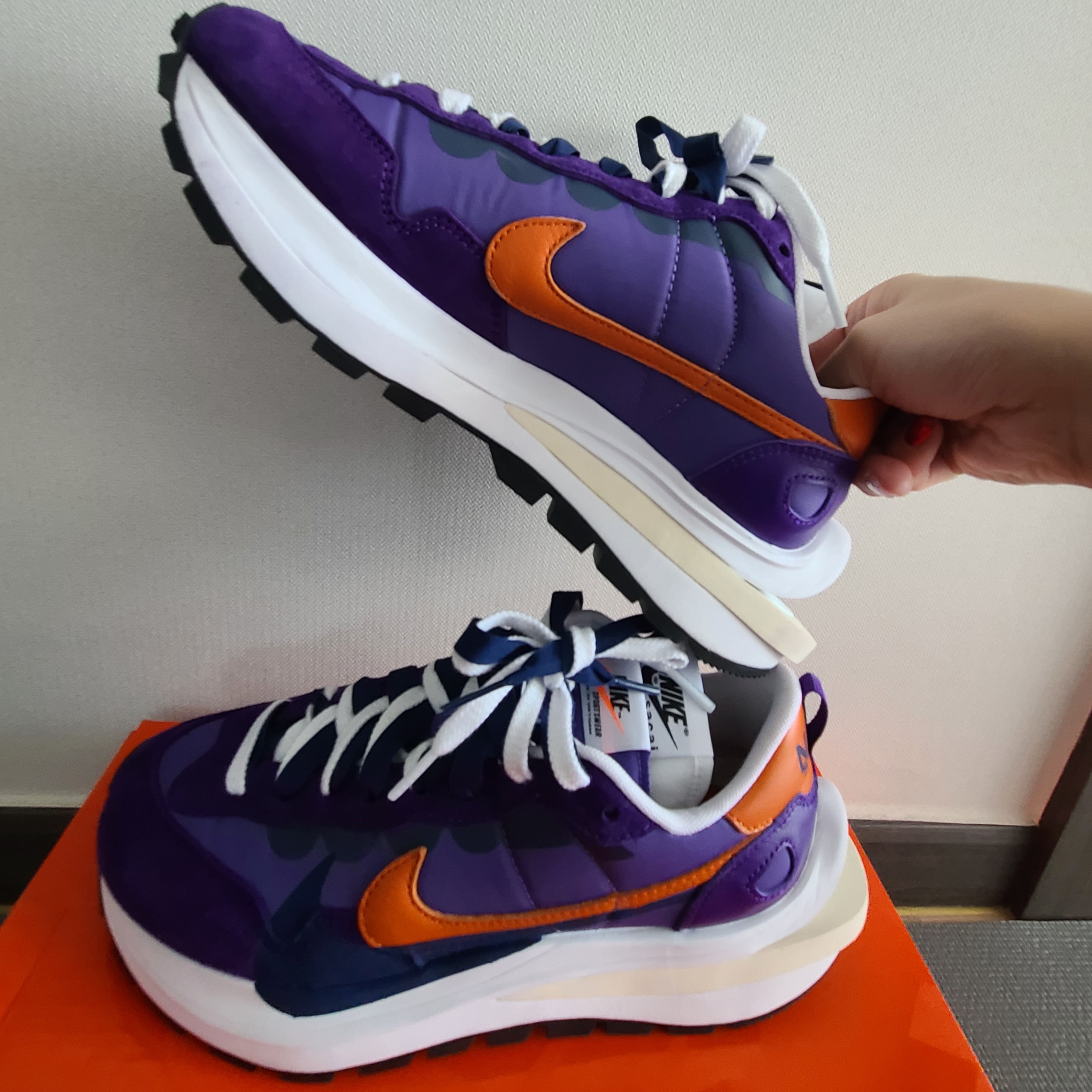 Nike x Sacai VaporWaffle Dark Iris 착용 스타일 - 1