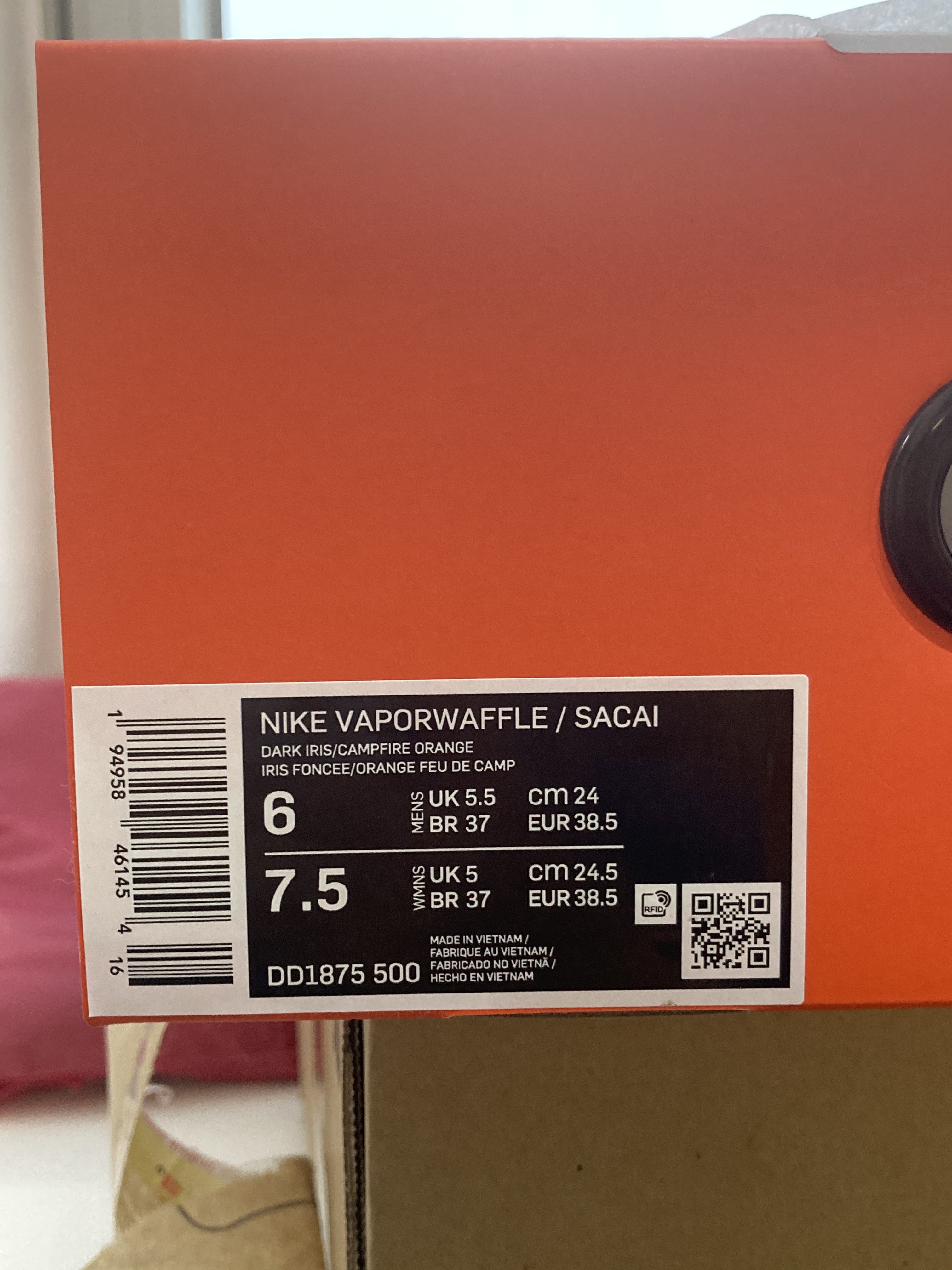 Nike x Sacai VaporWaffle Dark Iris 착용 스타일 - 2