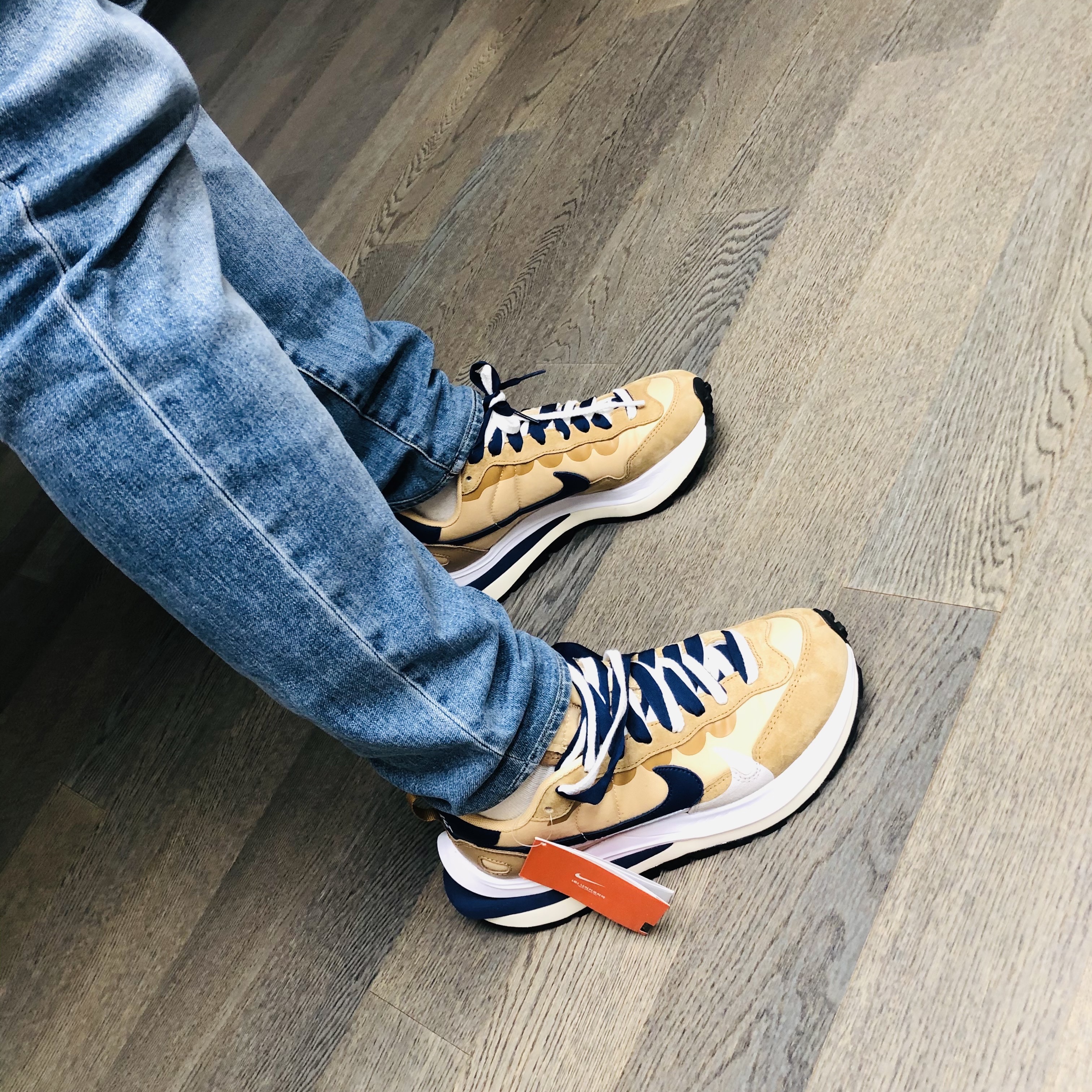 Nike x Sacai VaporWaffle Sesame and Blue Void 착용 스타일 - 3