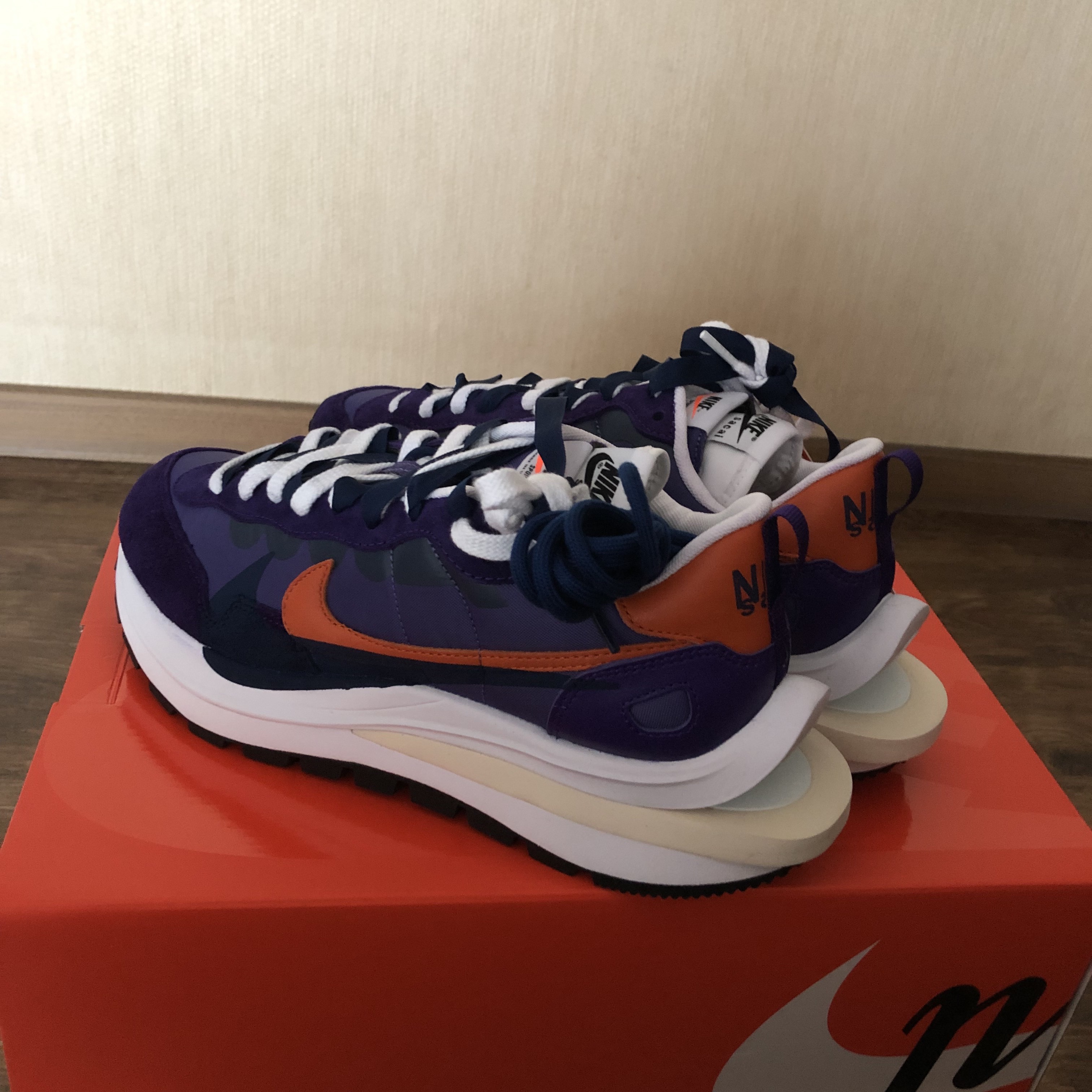 Nike x Sacai VaporWaffle Dark Iris 착용 스타일