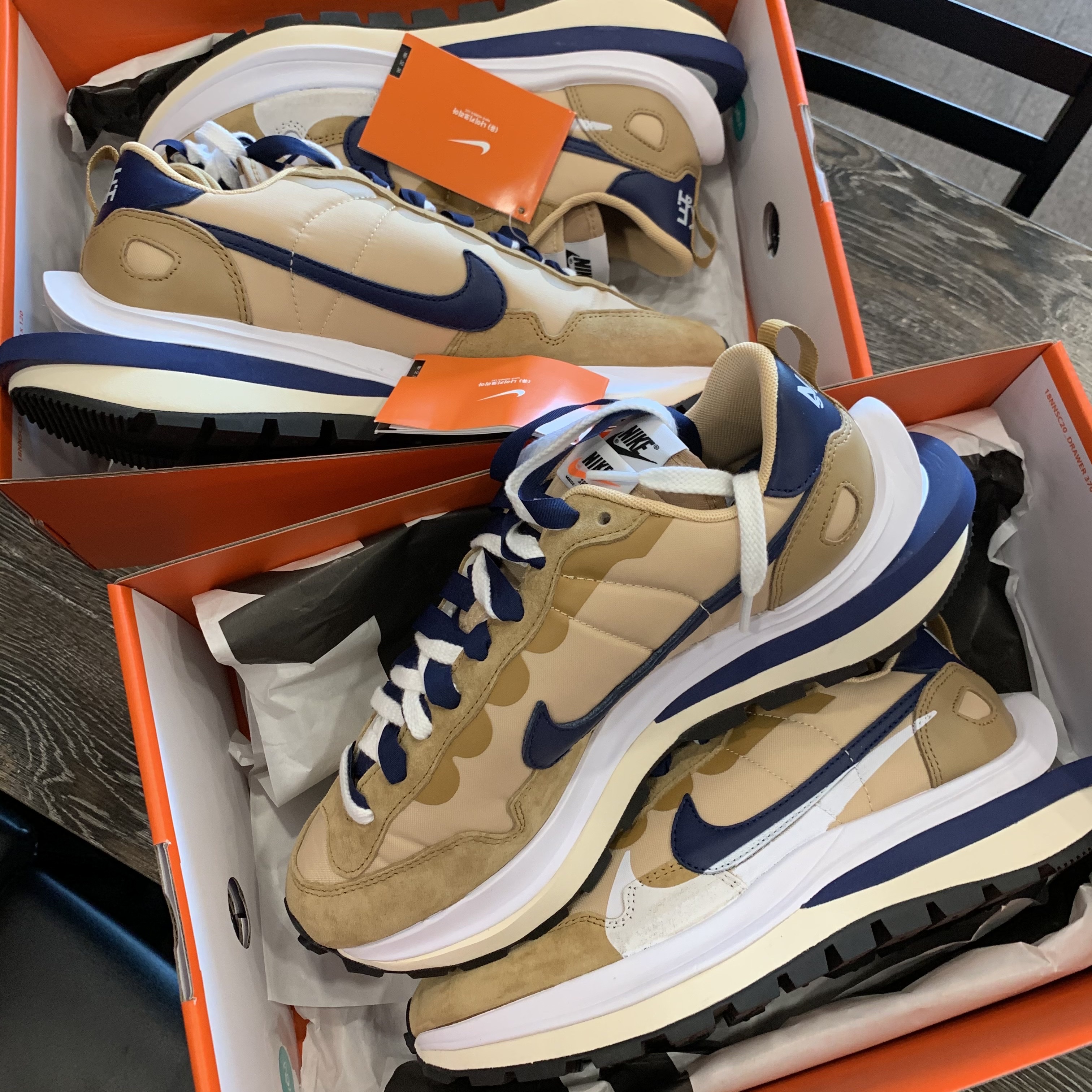 Nike x Sacai VaporWaffle Sesame and Blue Void 착용 스타일