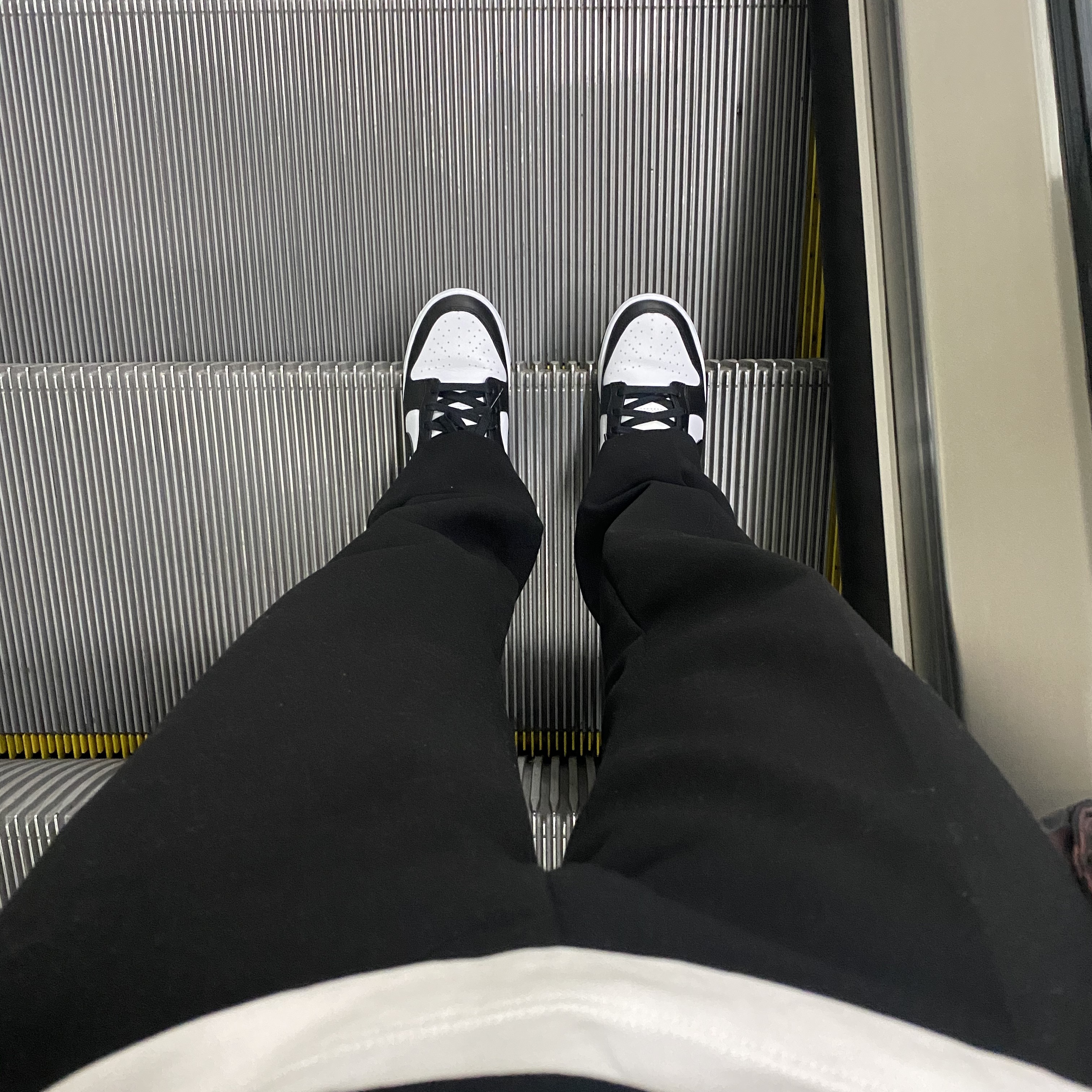 Nike Dunk Low Retro Black 착용 스타일