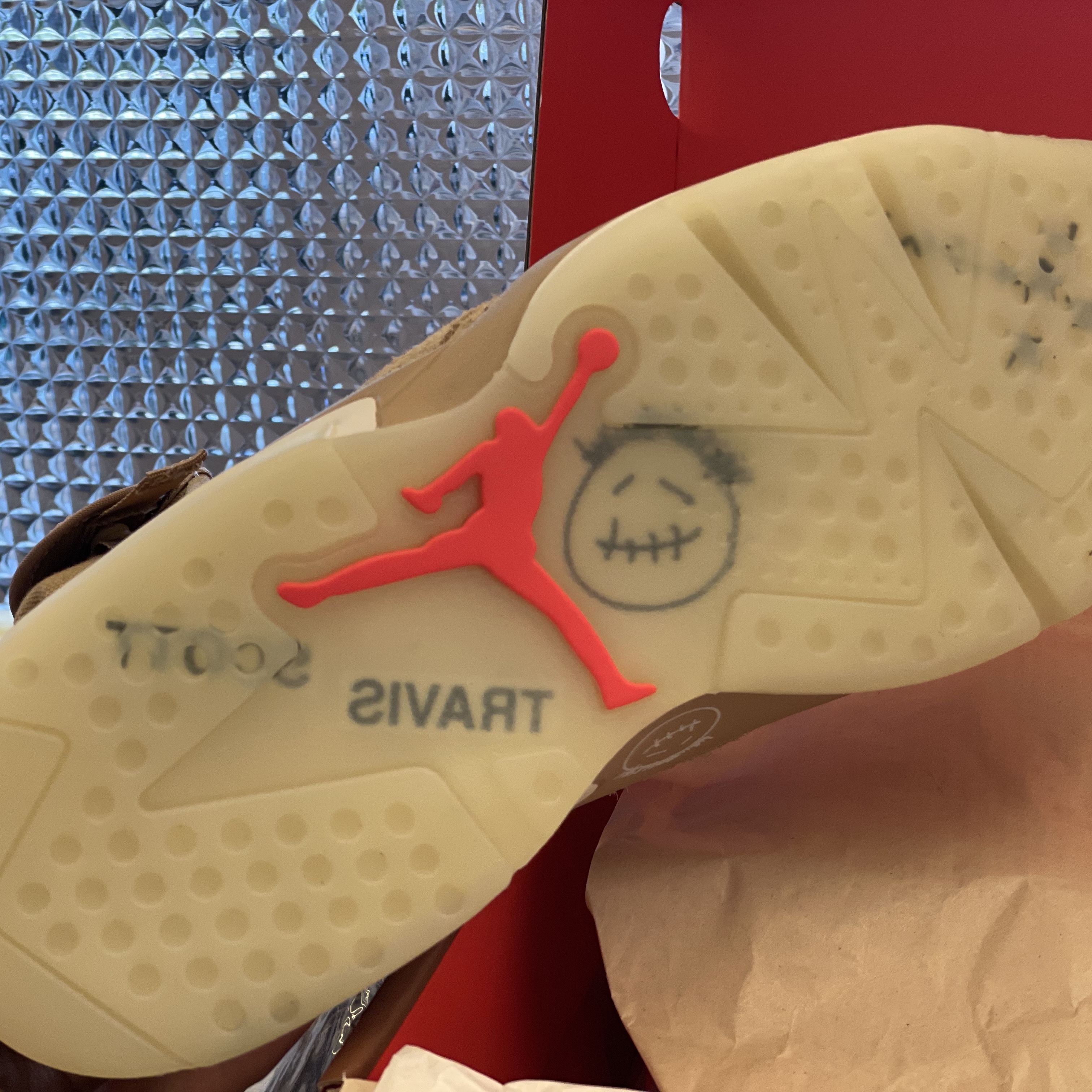 Jordan 6 x Travis Scott Retro SP British Khaki 착용 스타일 - 5