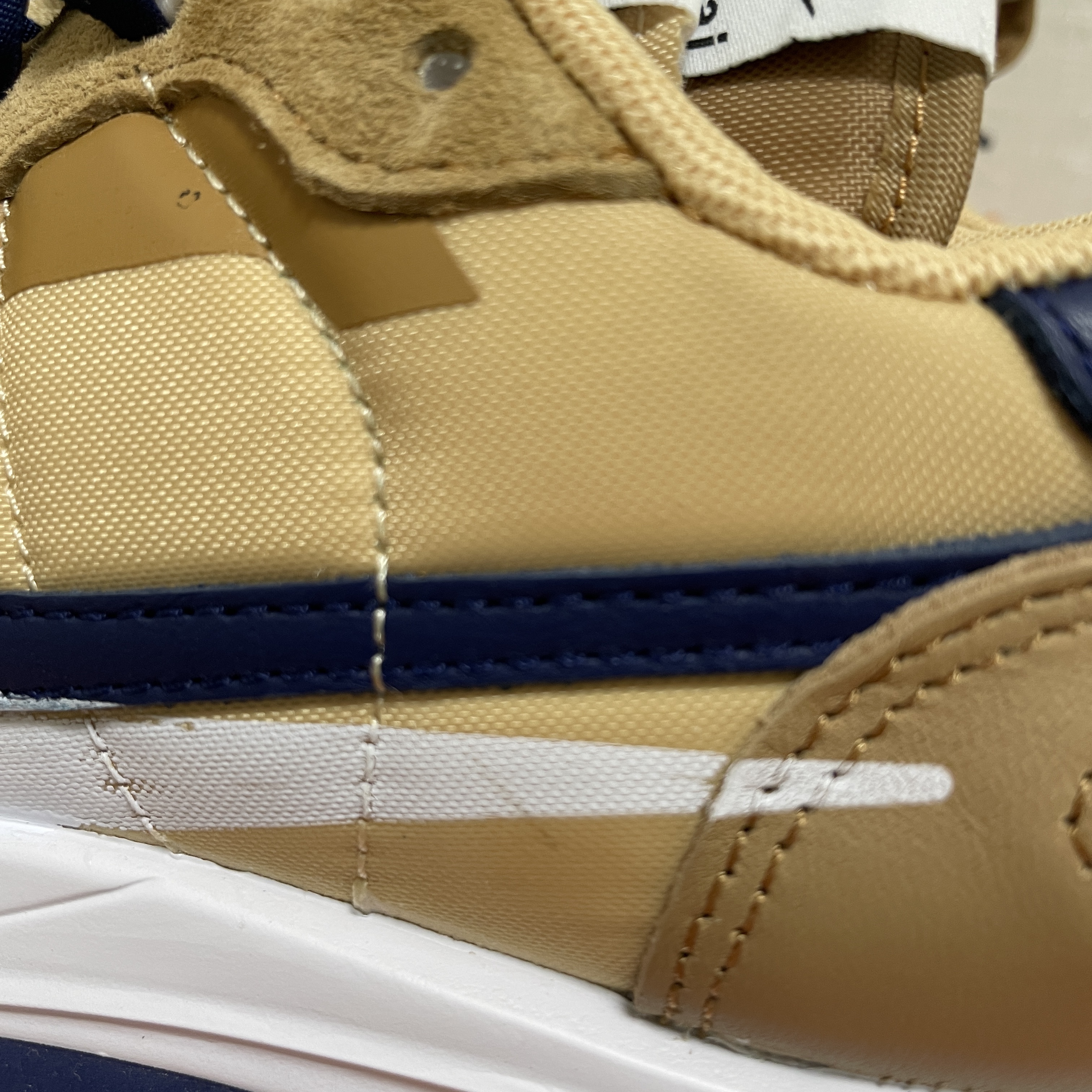 Nike x Sacai VaporWaffle Sesame and Blue Void 착용 스타일 - 2