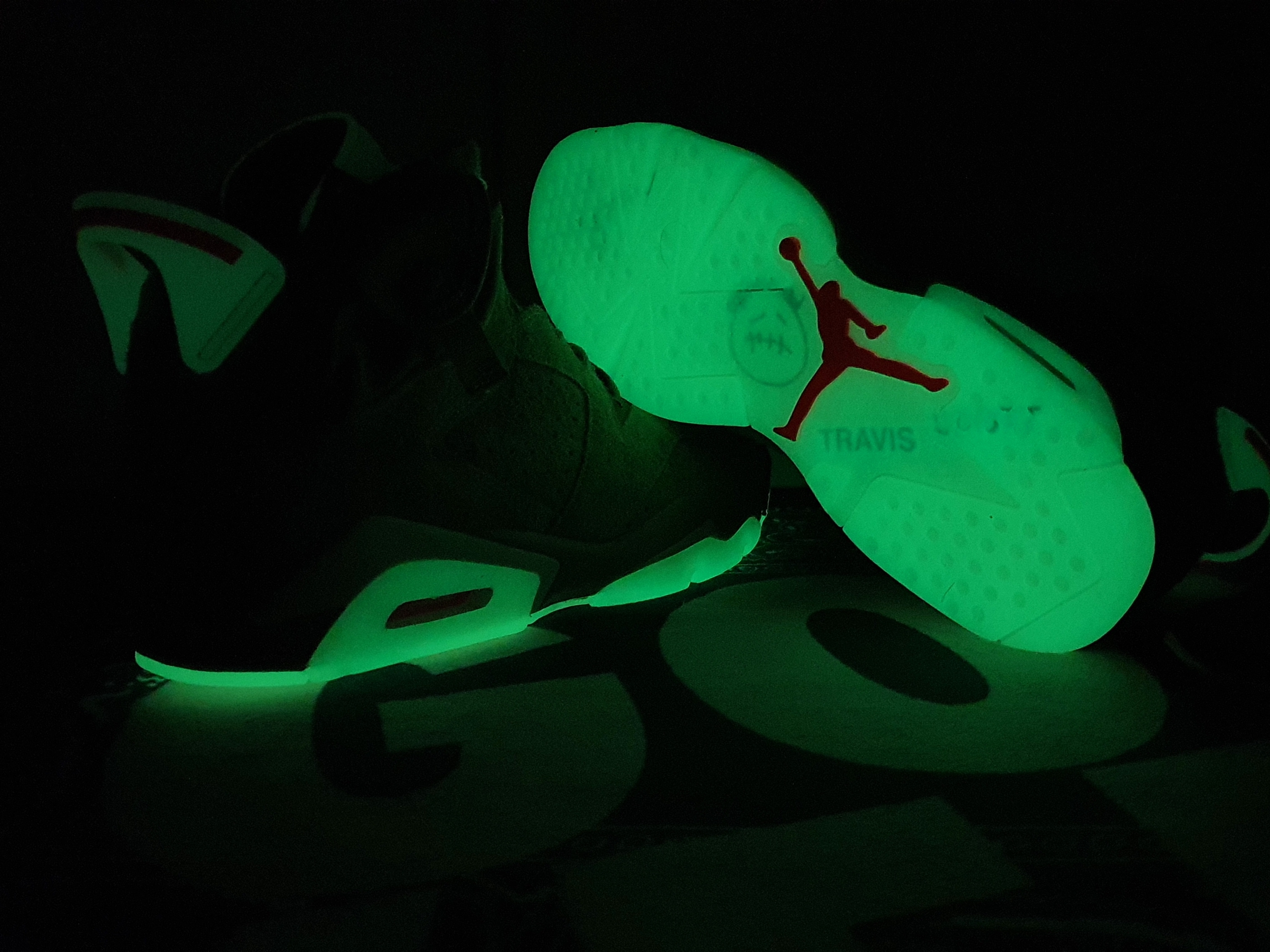 Jordan 6 x Travis Scott Retro SP British Khaki 착용 스타일 - 3