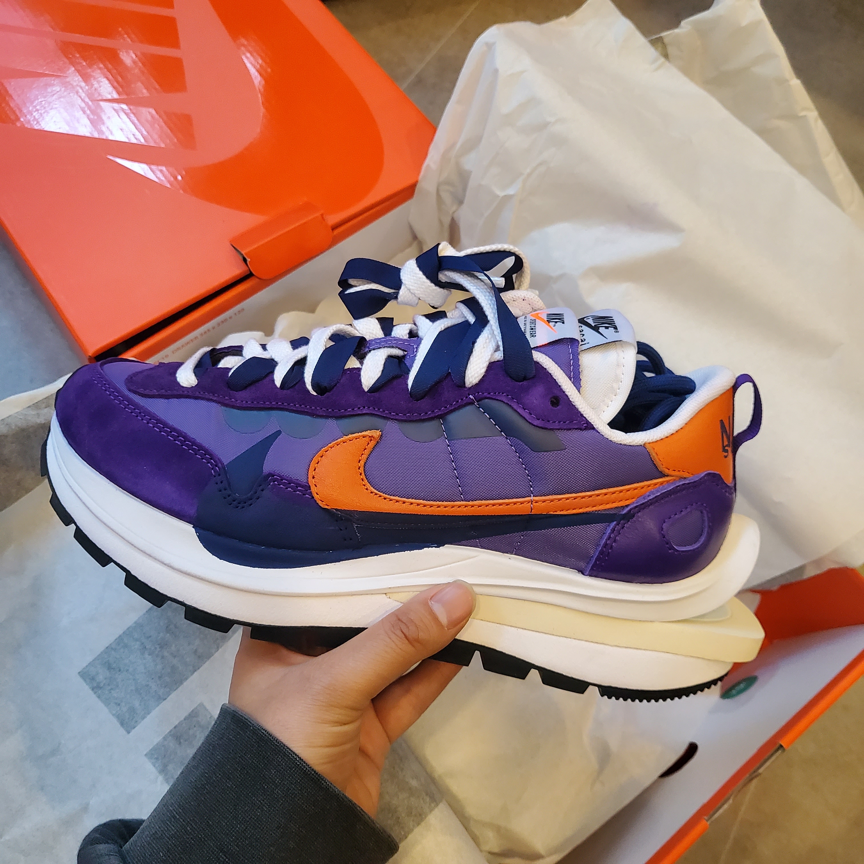 Nike x Sacai VaporWaffle Dark Iris 착용 스타일 - 1
