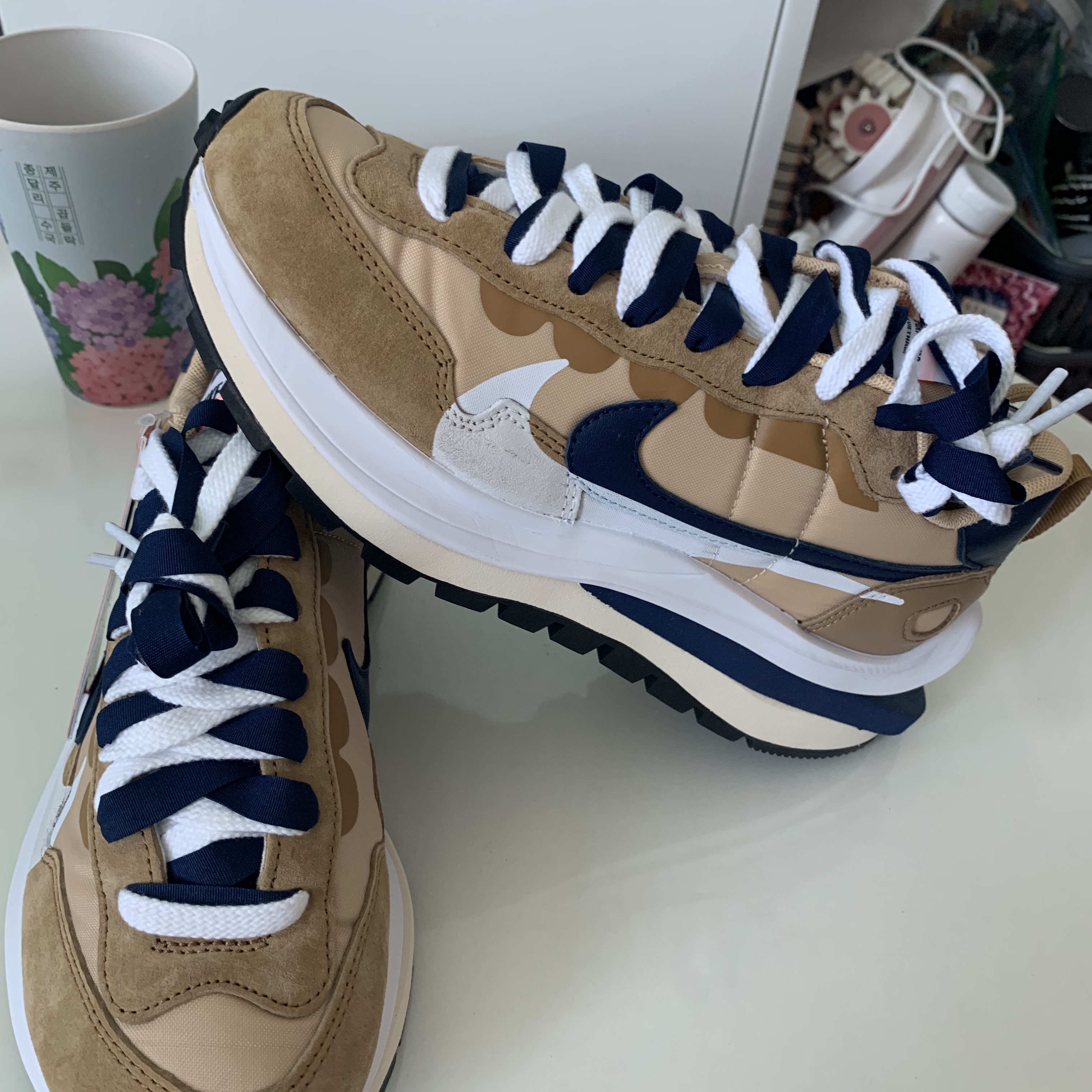 Nike x Sacai VaporWaffle Sesame and Blue Void 착용 스타일 - 1