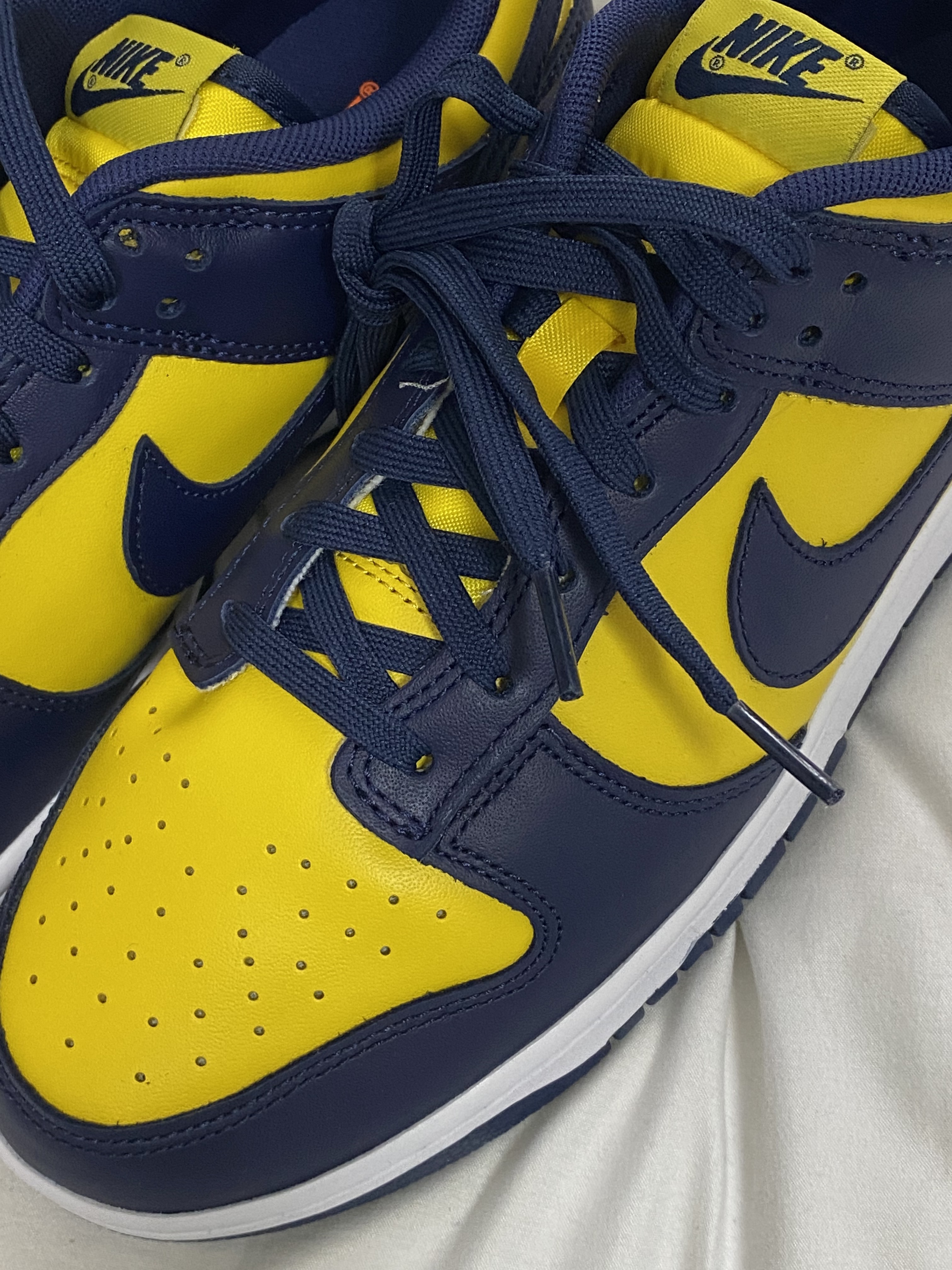 Nike Dunk Low Retro Varsity Maize 착용 스타일