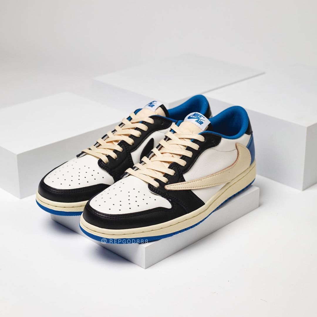 Jordan 1 x Travis Scott Retro Low OG SP Mocha 착용 스타일 - 4