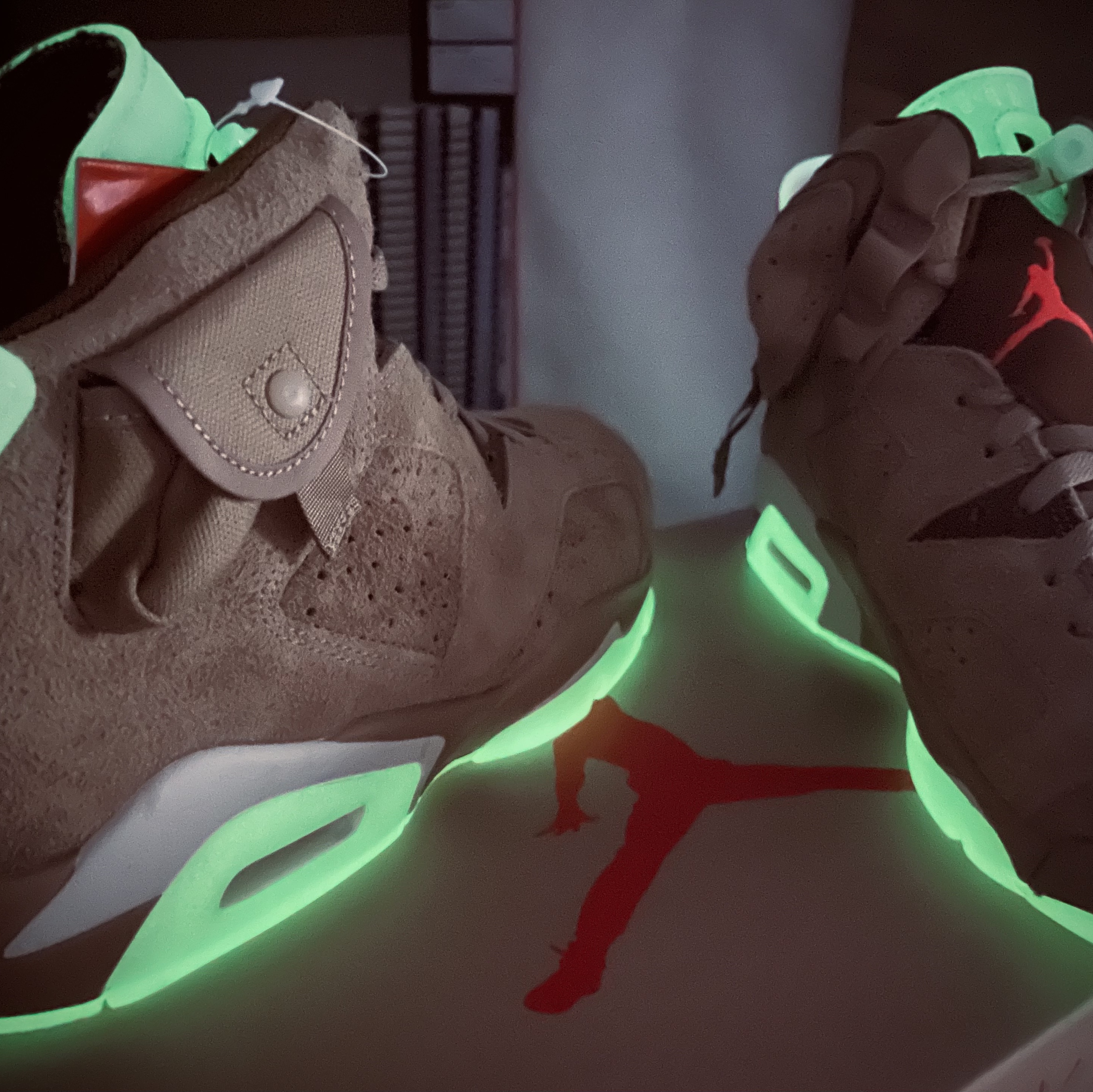 Jordan 6 x Travis Scott Retro SP British Khaki 착용 스타일 - 3