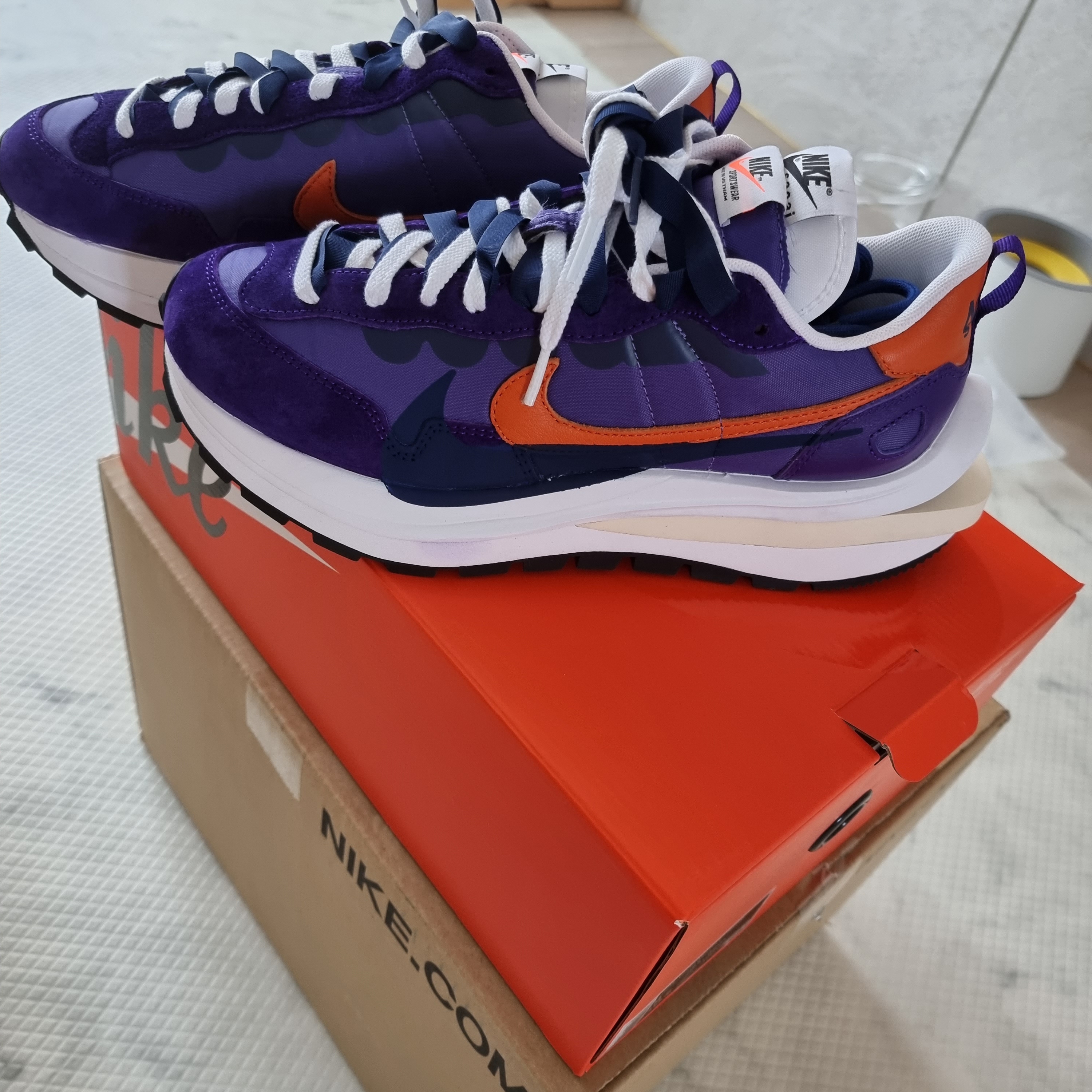Nike x Sacai VaporWaffle Dark Iris 착용 스타일 - 1