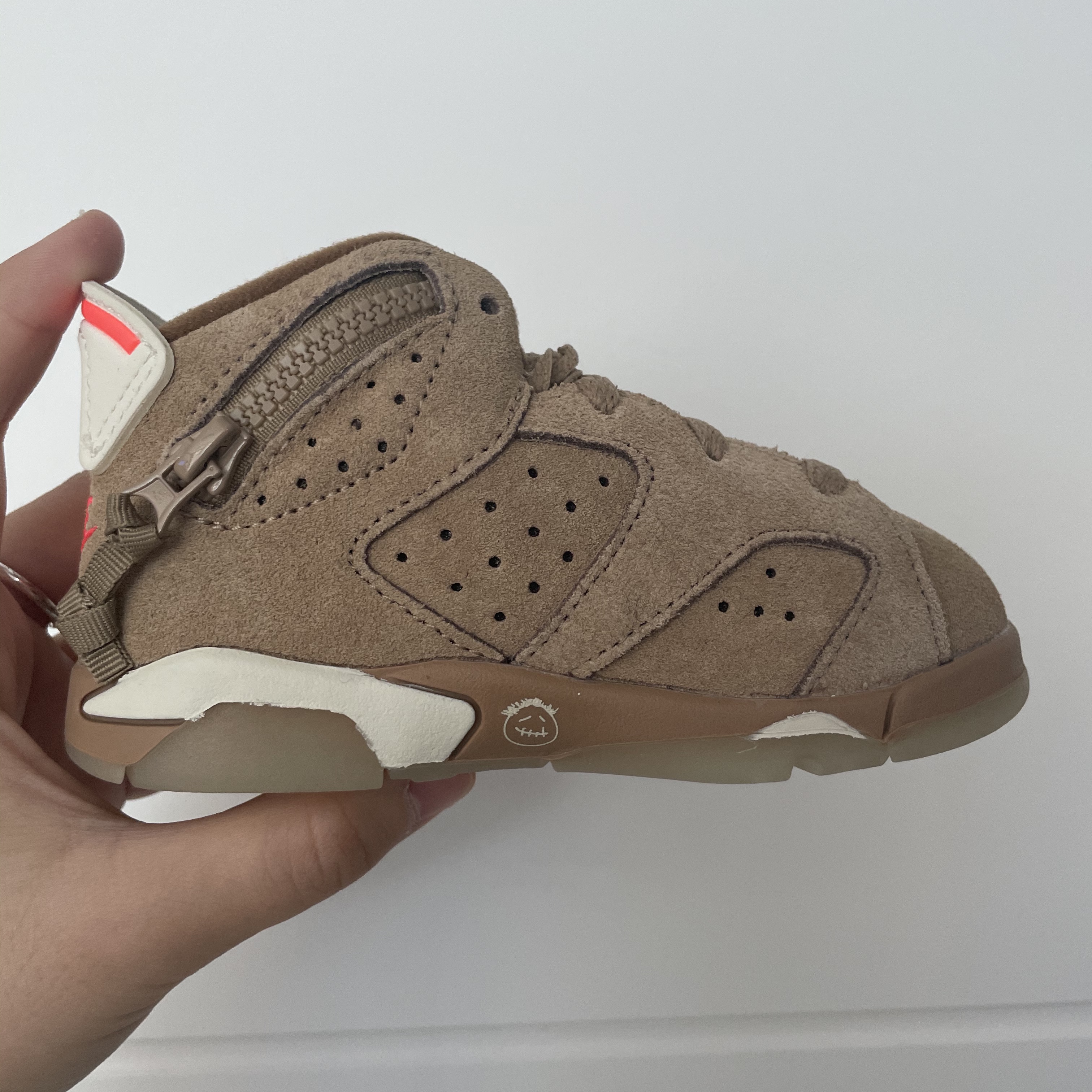 (TD) Jordan 6 x Travis Scott Retro SP British Khaki, Jordan 6 x Travis Scott Retro SP British Khaki 착용 스타일 - 4