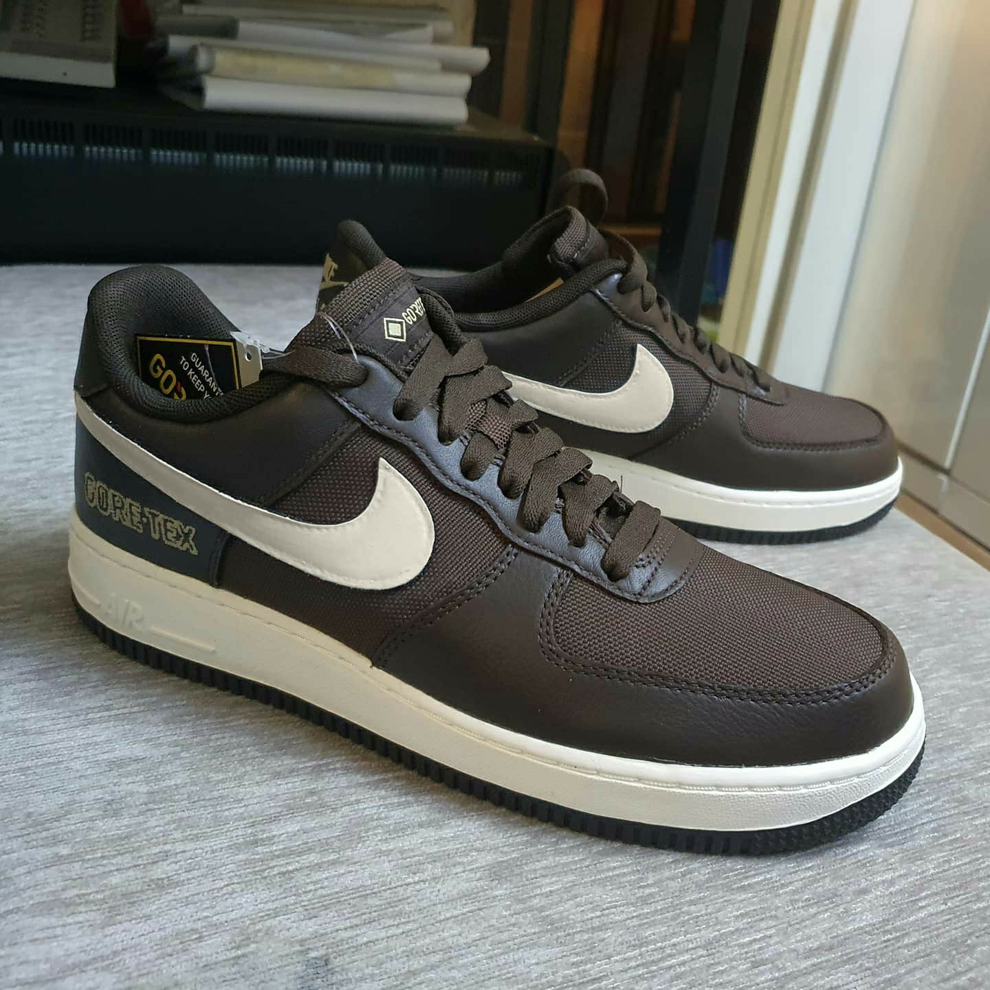 Nike Air Force 1 Low Gore-Tex Baroque Brown 착용 스타일 - 1