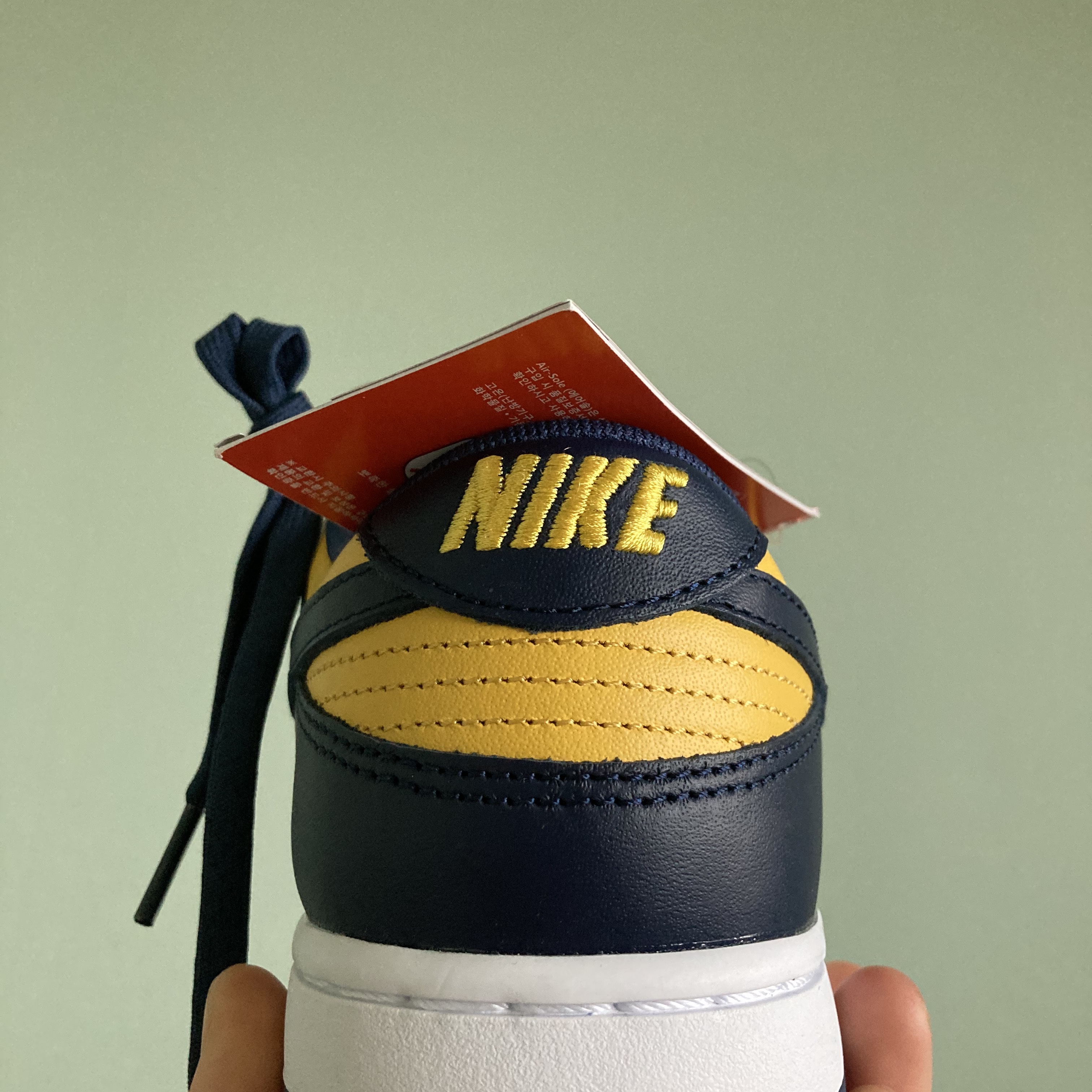 Nike Dunk Low Retro Varsity Maize 착용 스타일 - 2
