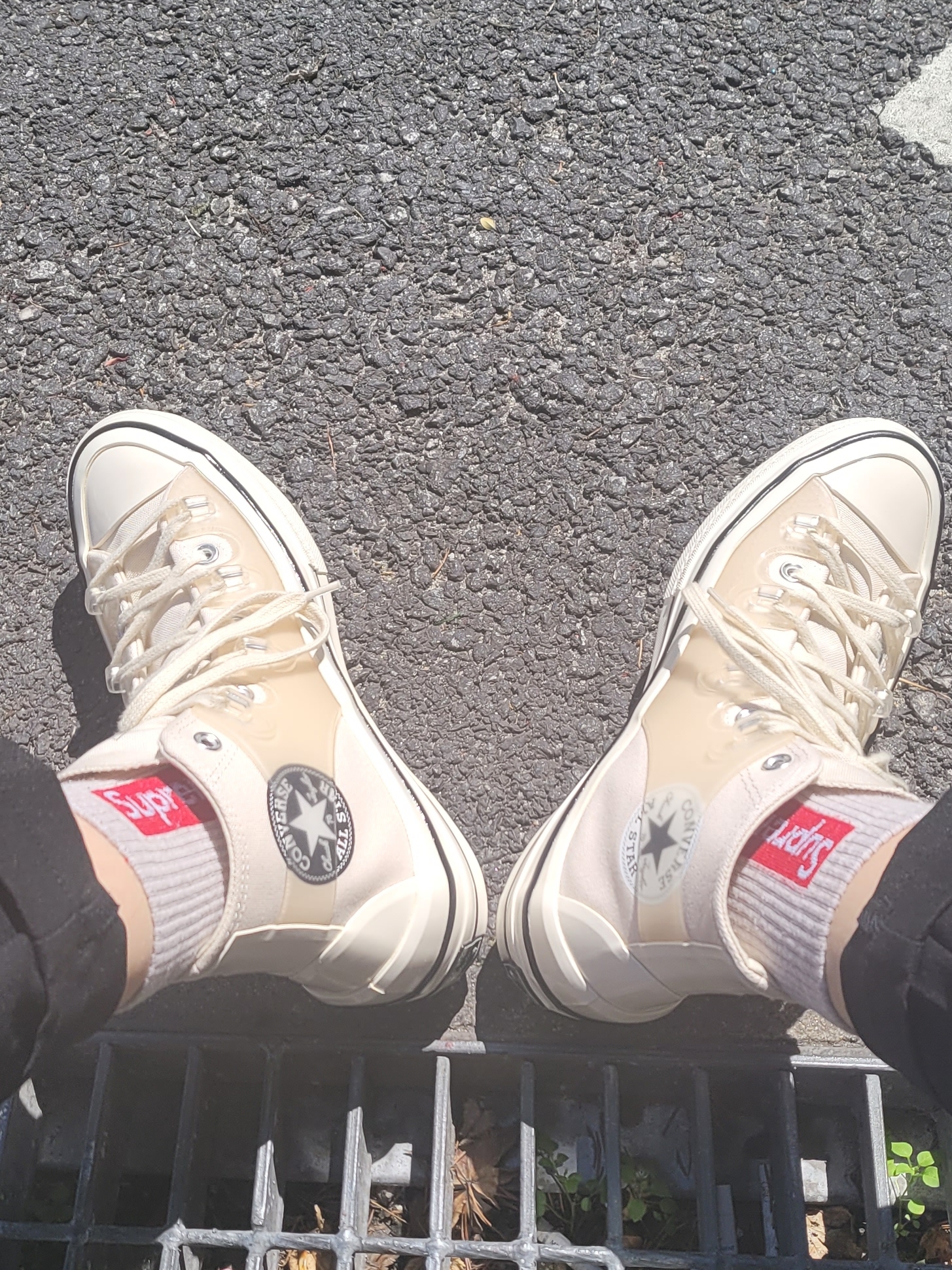 Converse x Kim Jones Chuck 70 Utility Wave High Natural Ivory, Jordan 1 Retro High OG Rust Shadow 착용 스타일 - 2