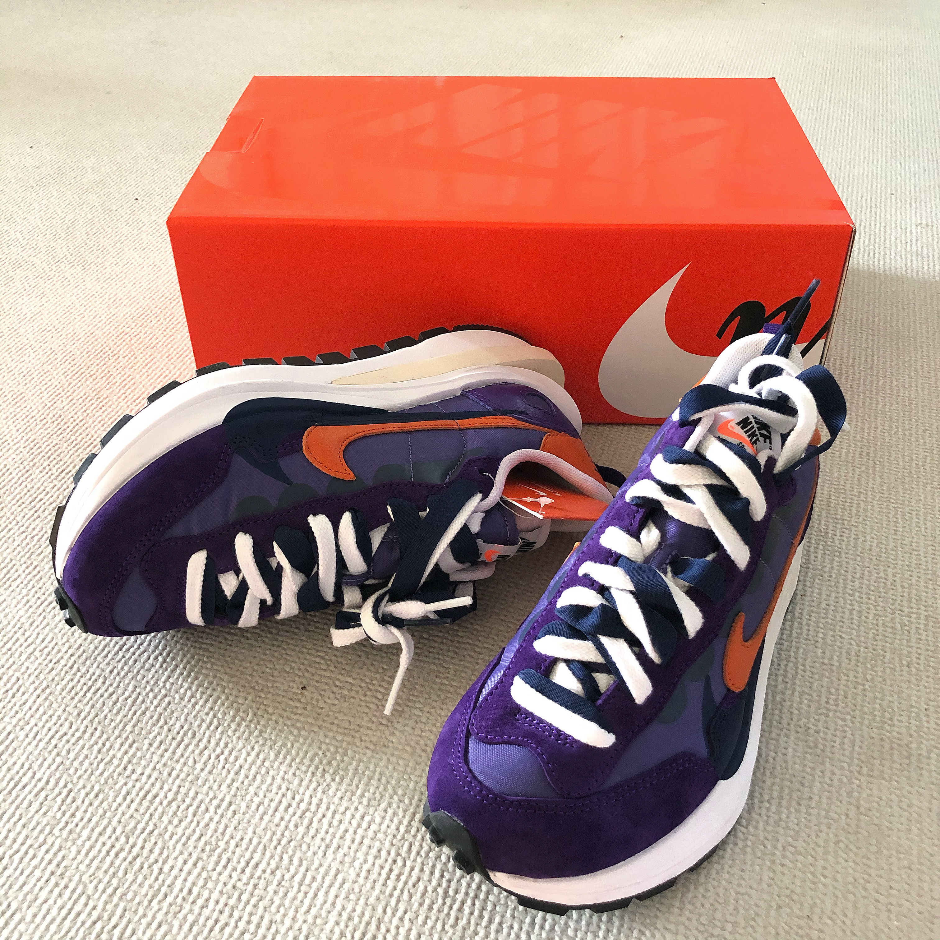 Nike x Sacai VaporWaffle Dark Iris 착용 스타일