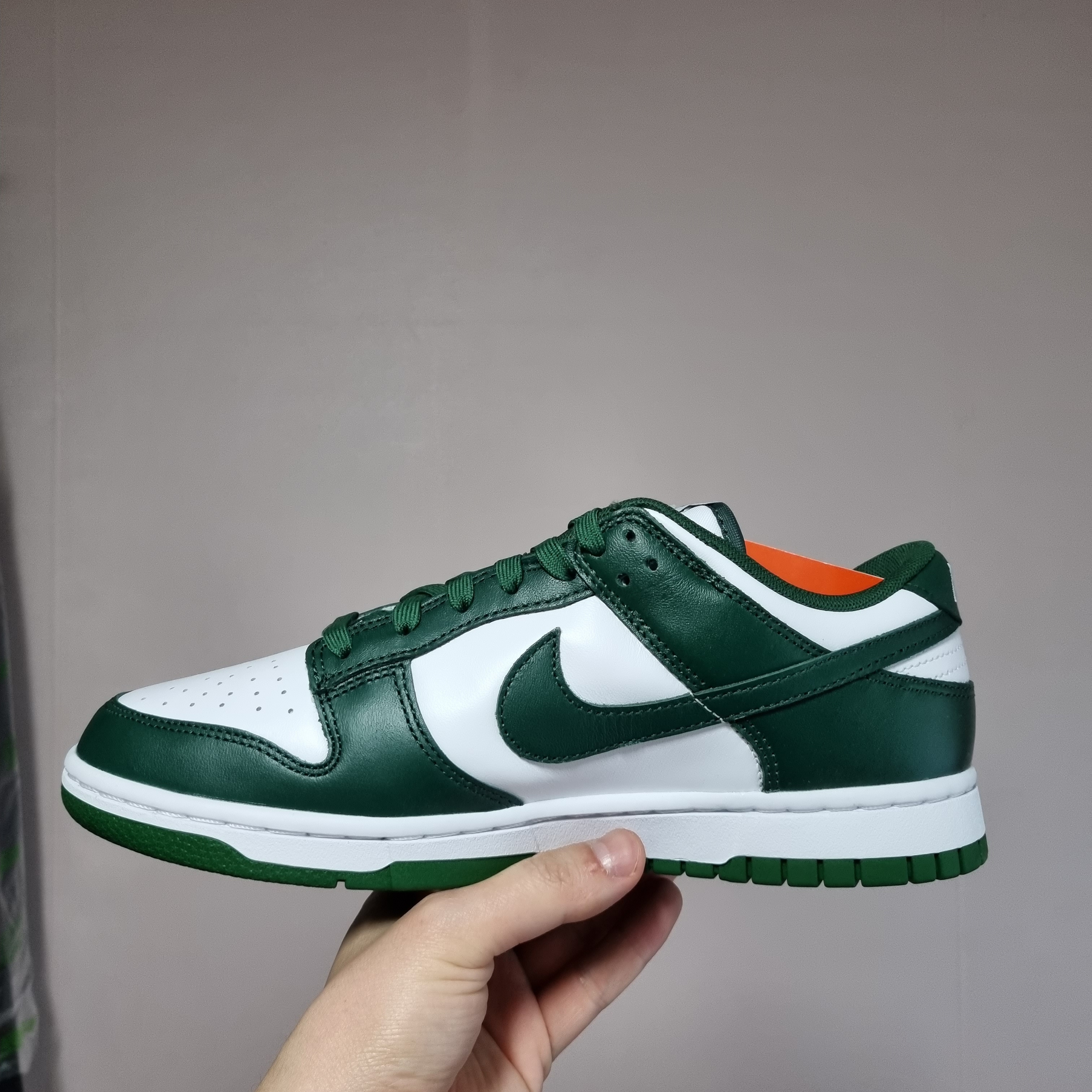 Nike Dunk Low Retro Varsity Green 착용 스타일